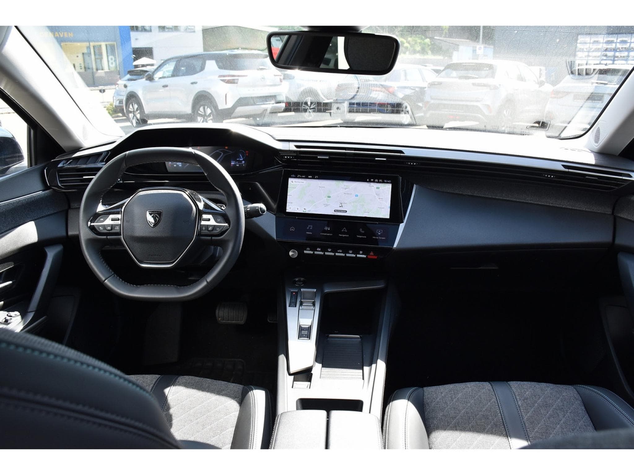 Peugeot 408 1.2 PureTech Allure EAT8 ACC LANE GPS CAM 1° MAIN (2024) - Photo 9