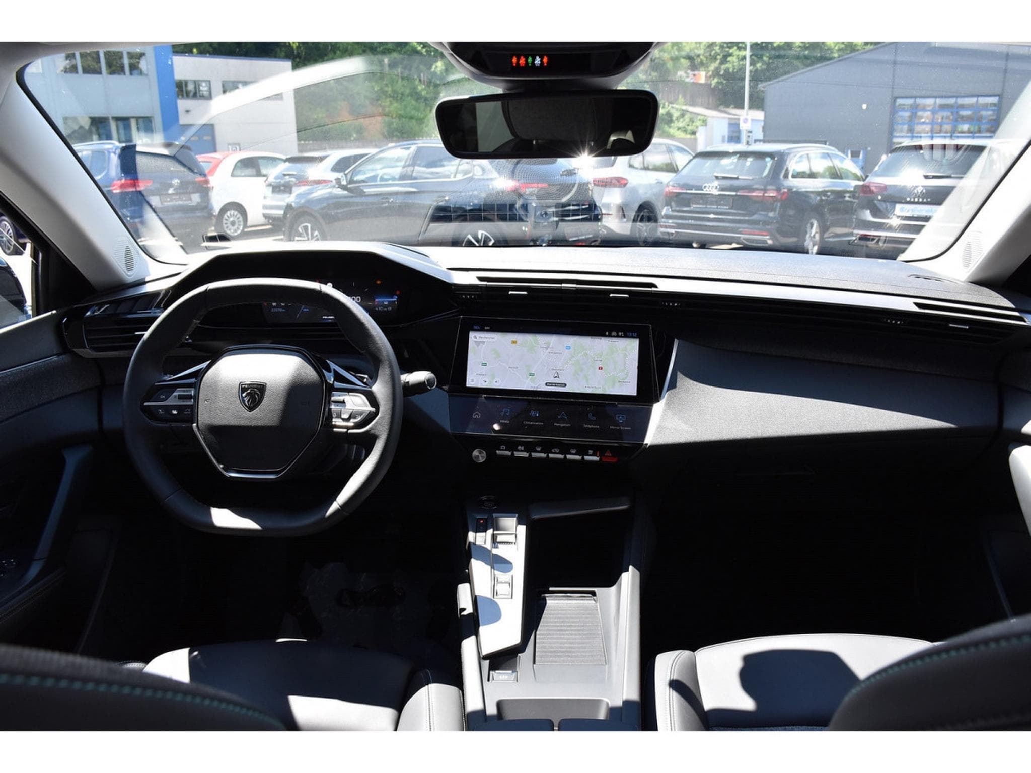 Peugeot 408 1.2 turbo 130 Allure EAT8 SG CHFF LANE CAM360 JA19 1° MAIN (2024) - Photo 9