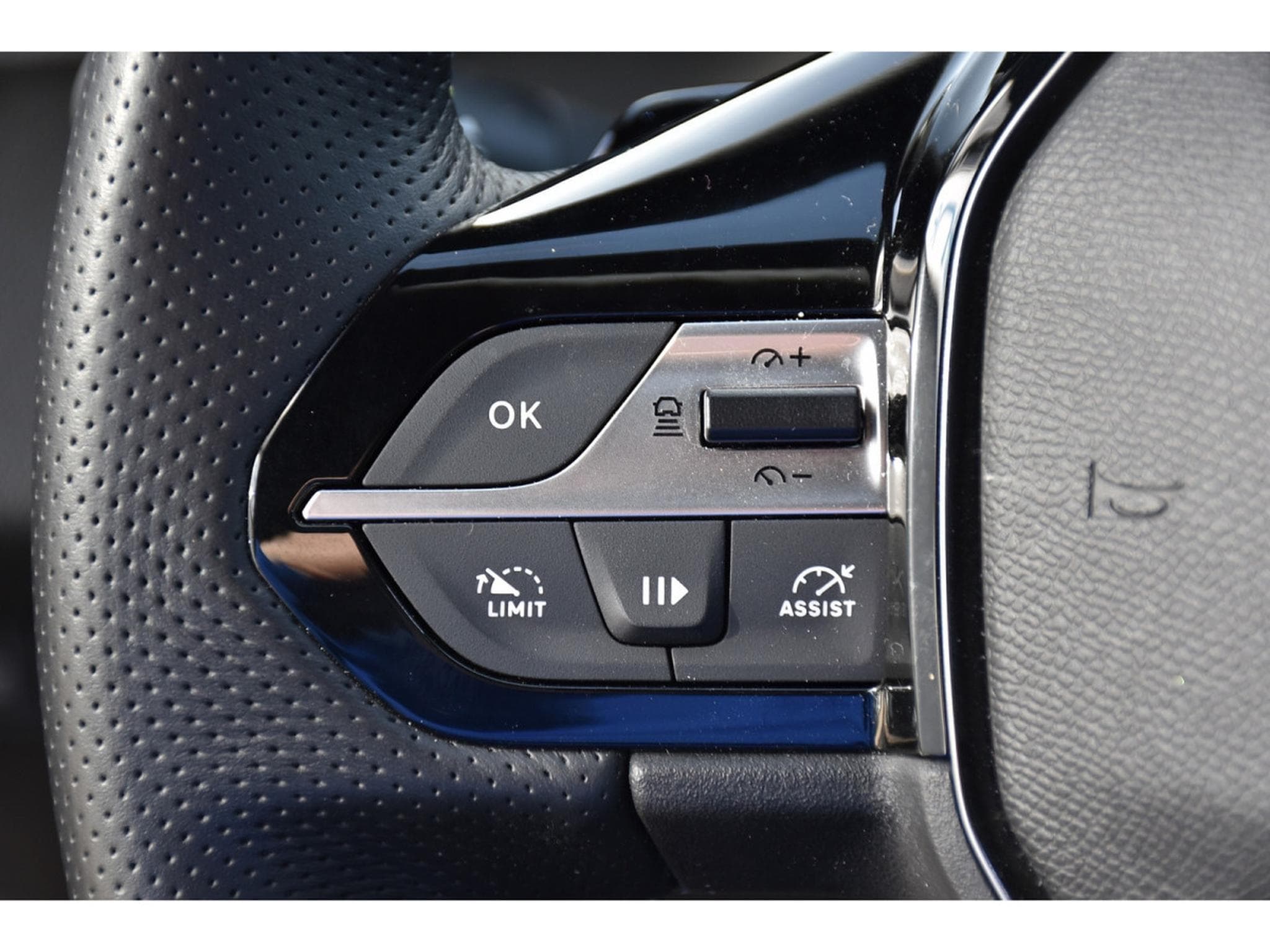 Peugeot 308 SW 1.6 PHEV Hybrid 225 GT e-EAT8 FOCAL ACC CAM360 1° MAIN (2024) - Photo 24