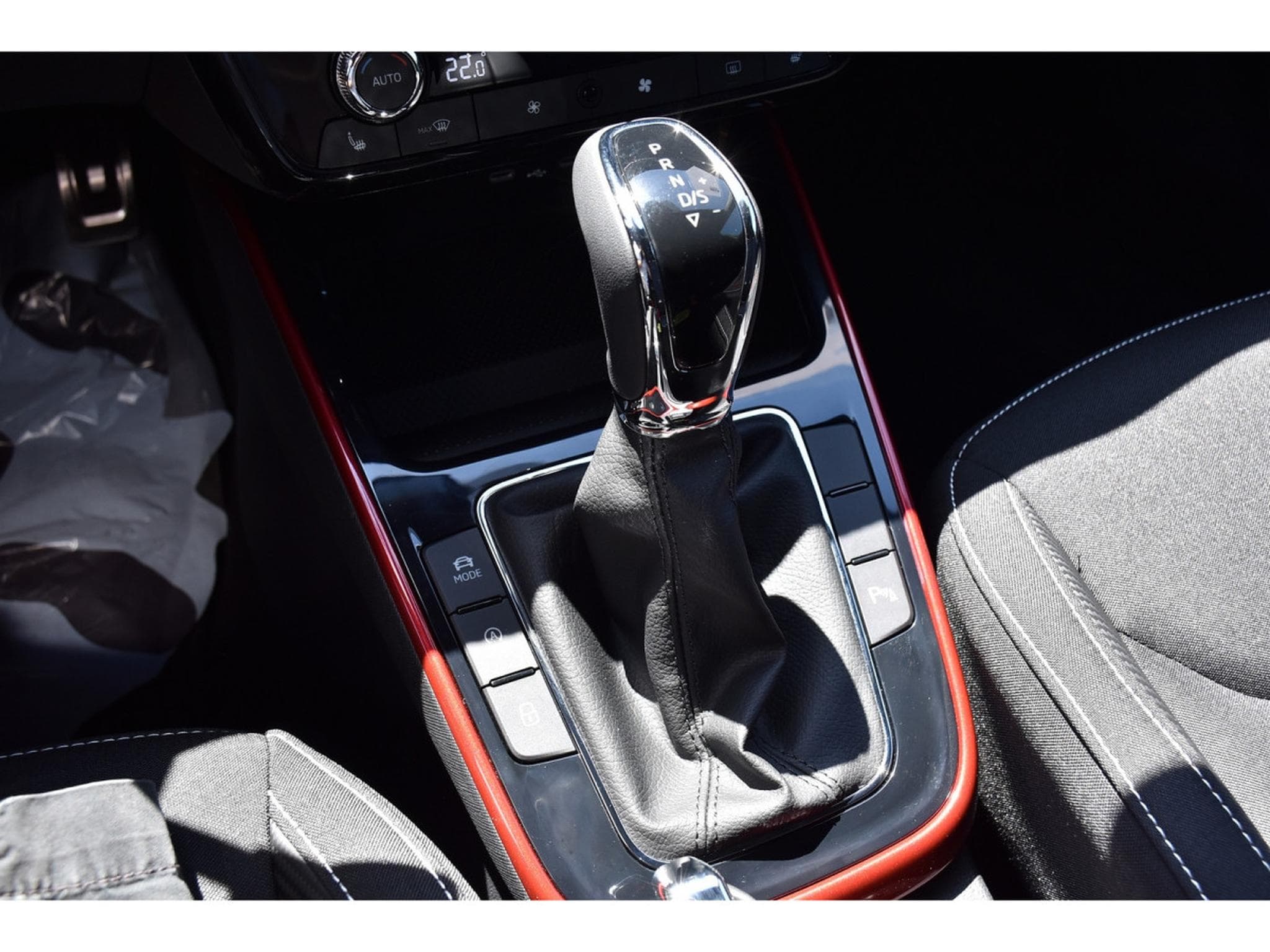 Skoda Fabia 1.0 TSI Monte Carlo DSG ACC TRAVEL CAM KESSY NEUVE (2026) - Photo 17