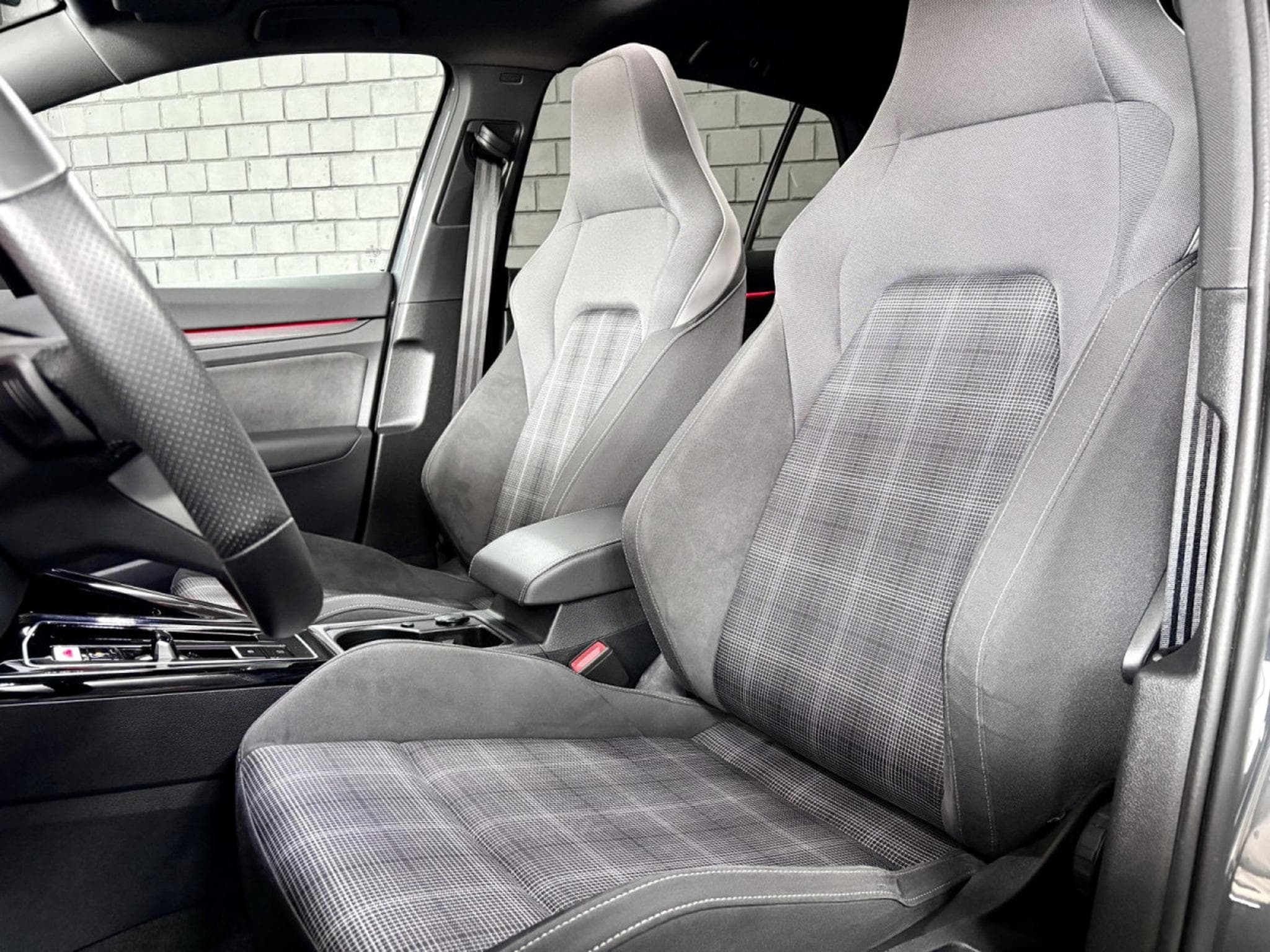 VW Golf GTD 2.0 TDI DSG7 200 CV *CAM* ACC* CARPLAY * (2024) - Photo 4