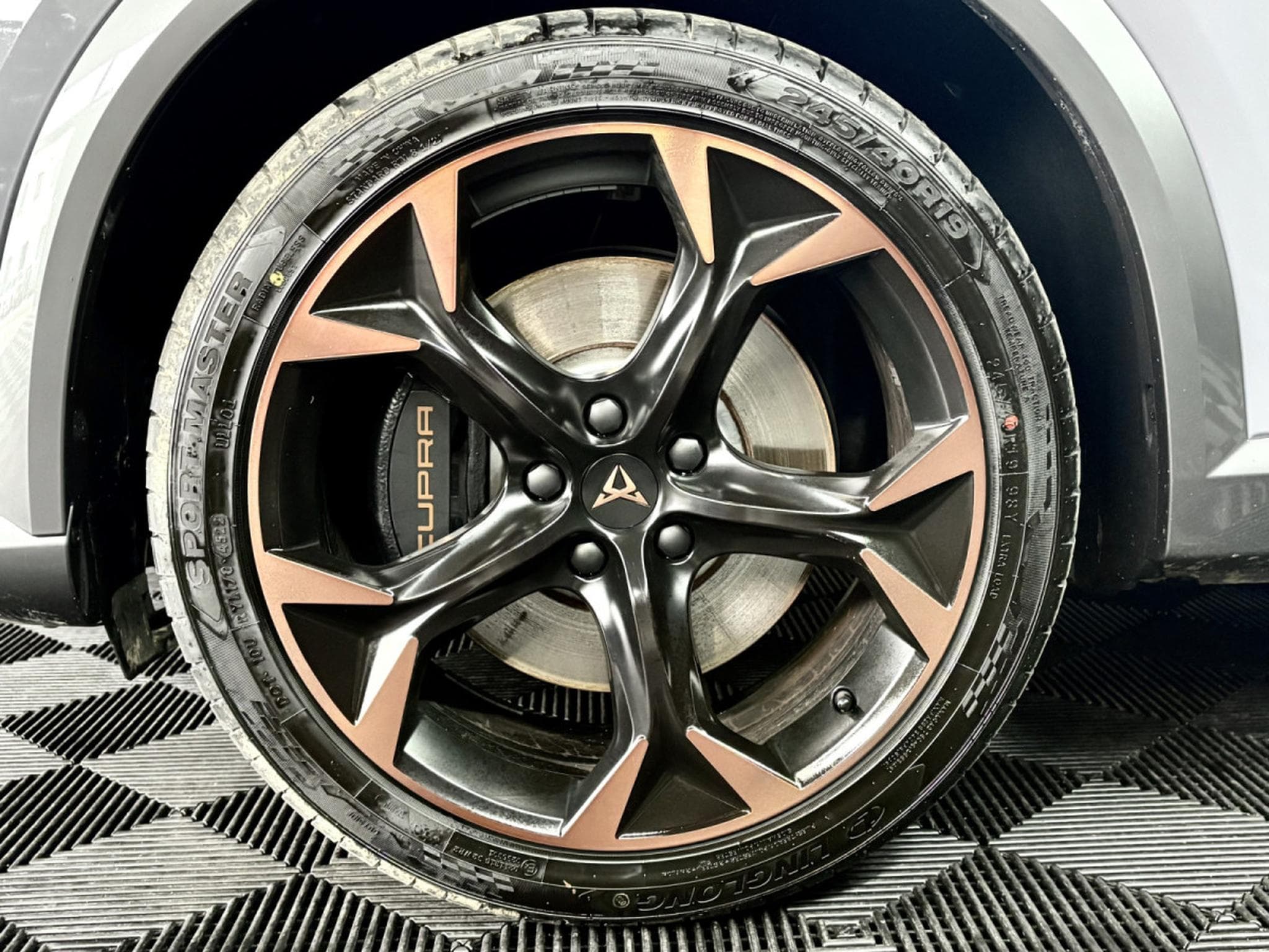 Cupra Formentor VZ 245CV eHybrid PHEV DSG6 *CAM* *ATTELAGE* HAYON* (2023) - Photo 17