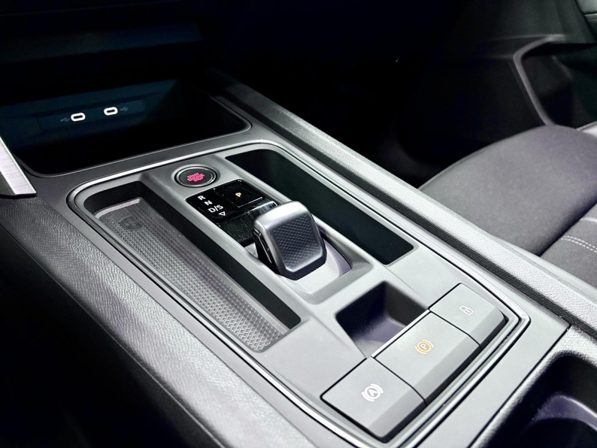 Cupra Leon VZ 2.0 TSI 300CV *SIEGES CHAUFF* (2024) - Photo 10