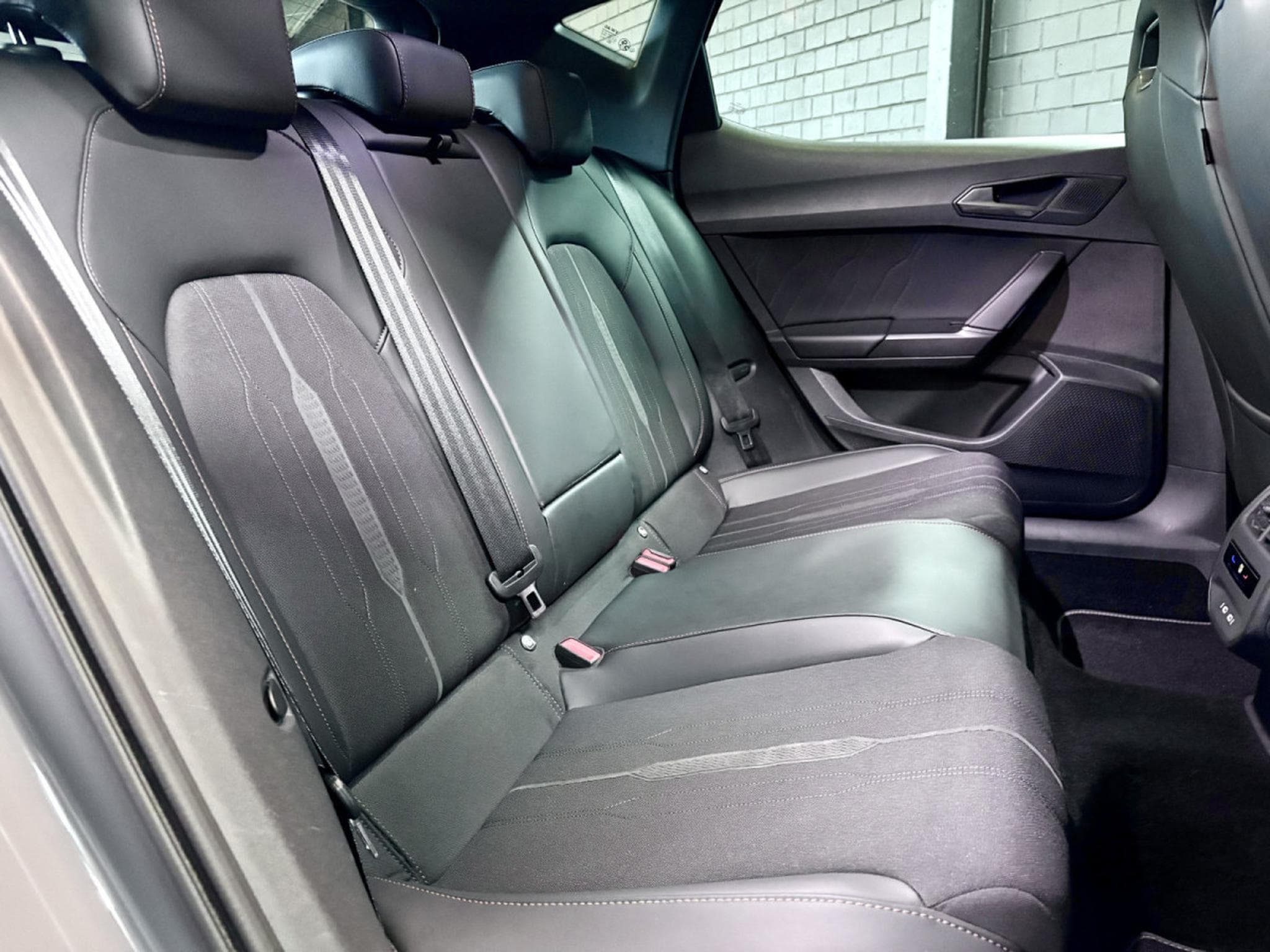 Cupra Leon VZ 2.0 TSI 300CV *SIEGES CHAUFF* (2024) - Photo 14