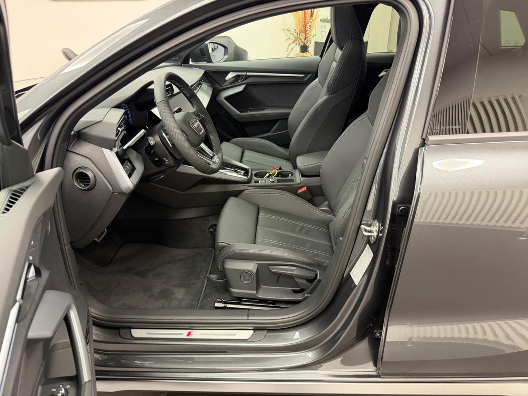 Audi A3 Sportback S line TDI 150 CV / 110 kW S tronic (2026) - Photo 2