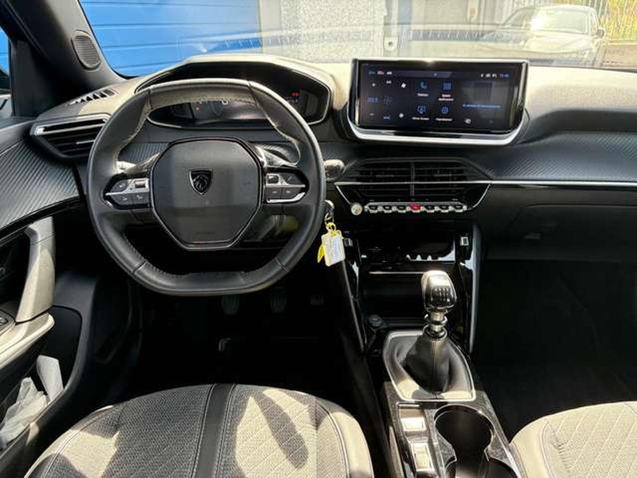 Peugeot 2008 2008 PureTech 100 Allure (2025) - Photo 12