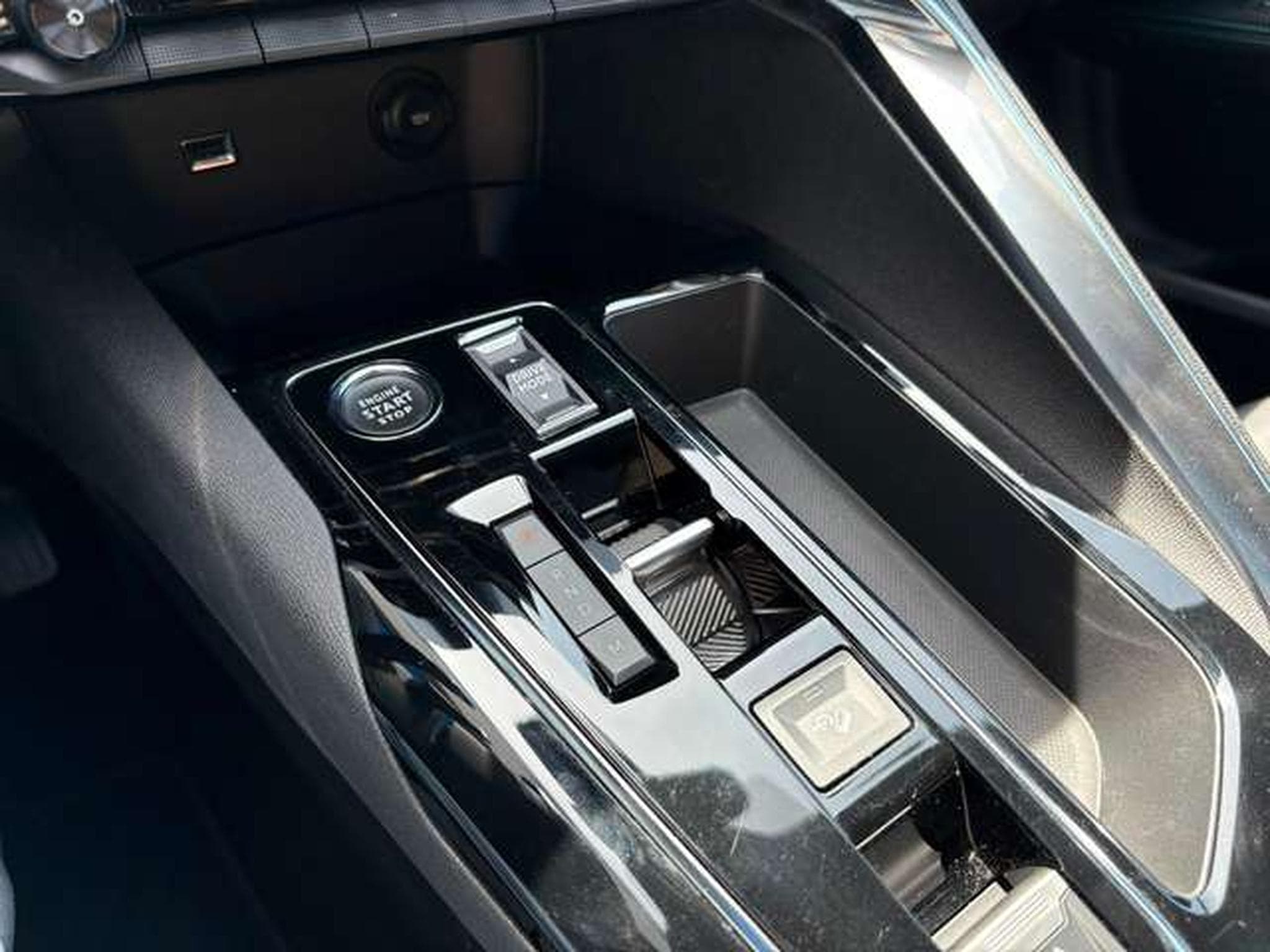 Peugeot 5008 5008 BlueHDi 130 EAT8 Allure Pack (2023) - Photo 12