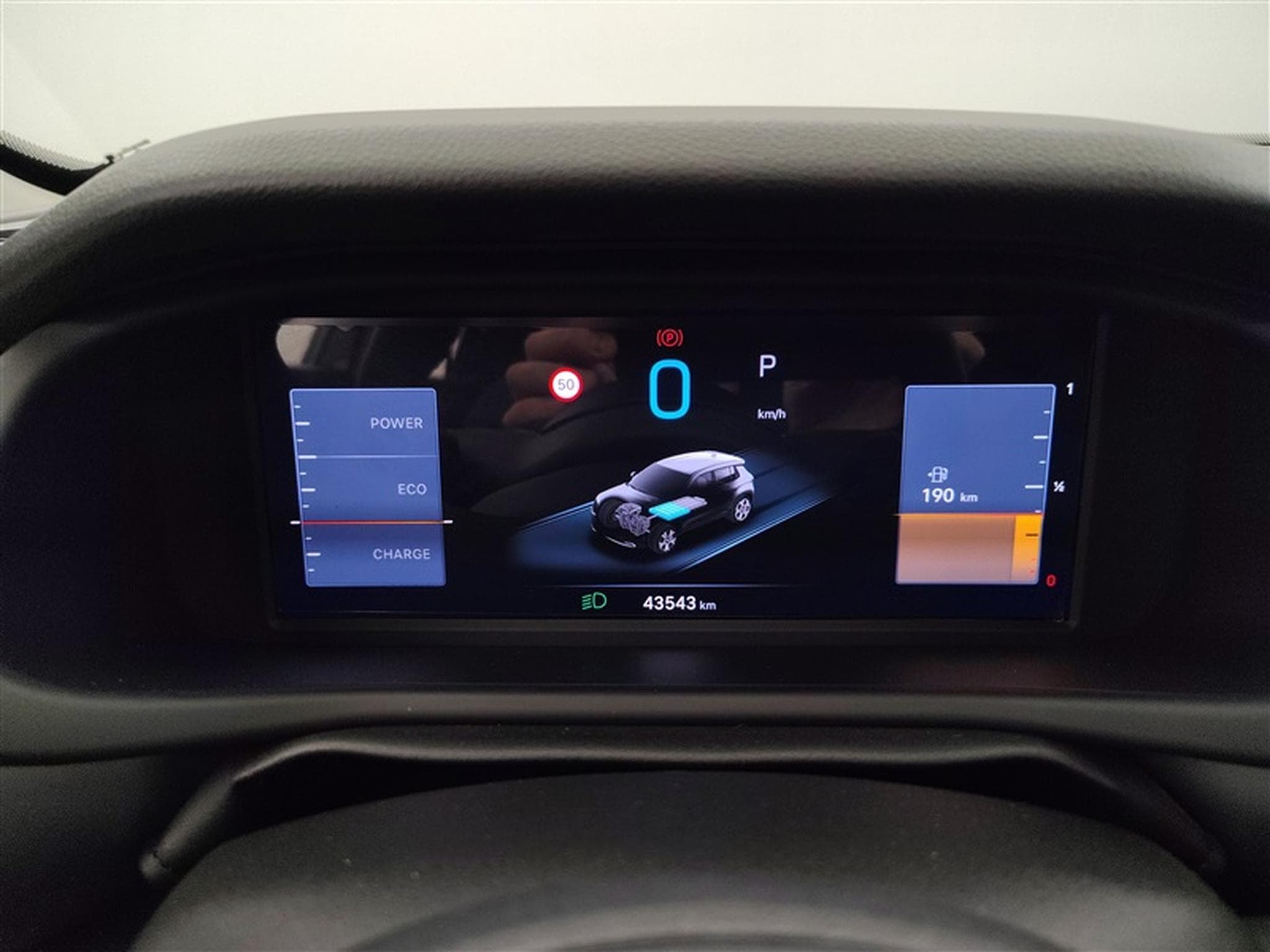 Jeep Avenger 1.2 Turbo E-Hybrid 100cv DCT Longitude CARPLAY / FULL LED (2025) - Photo 9