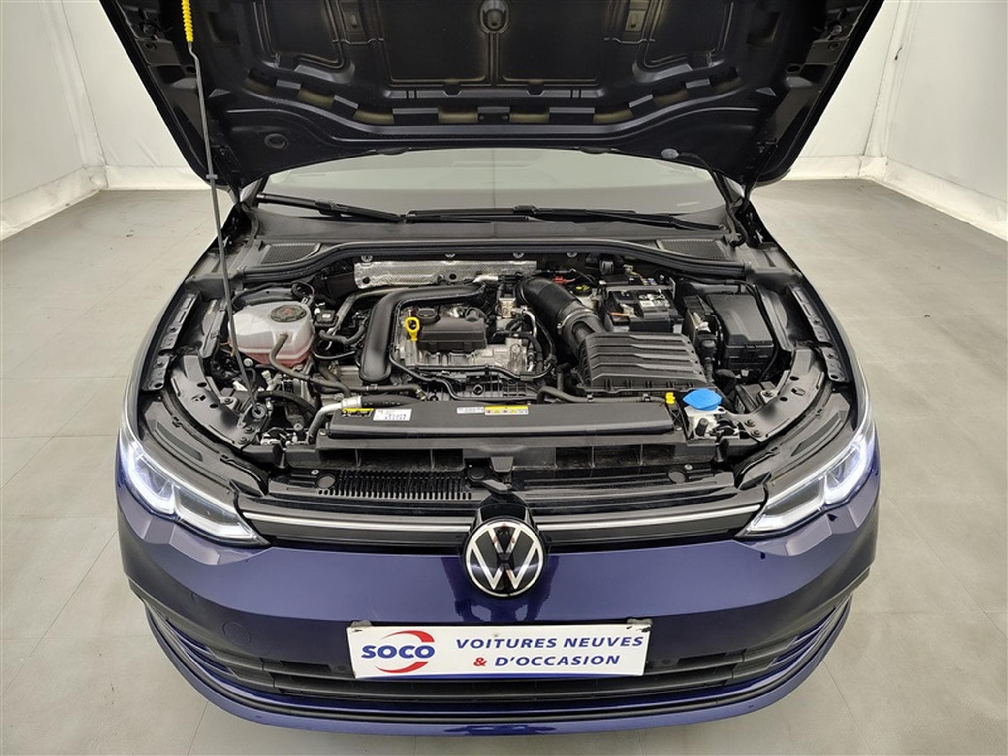 VW Golf 1.0 eTSI Life OPF DSG (2023) - Photo 18
