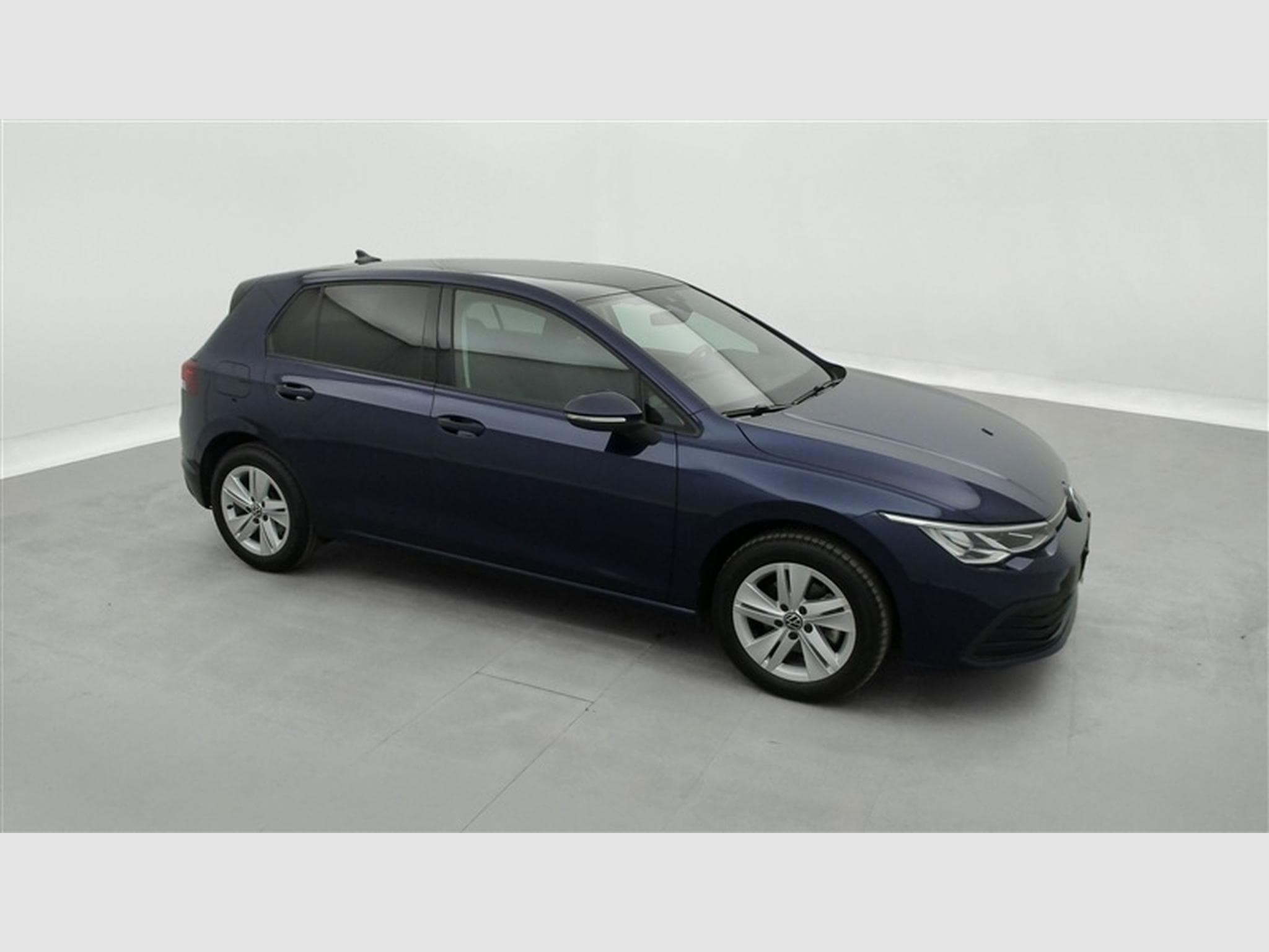 VW Golf 1.0 eTSI Life OPF DSG (2023) - Photo 22