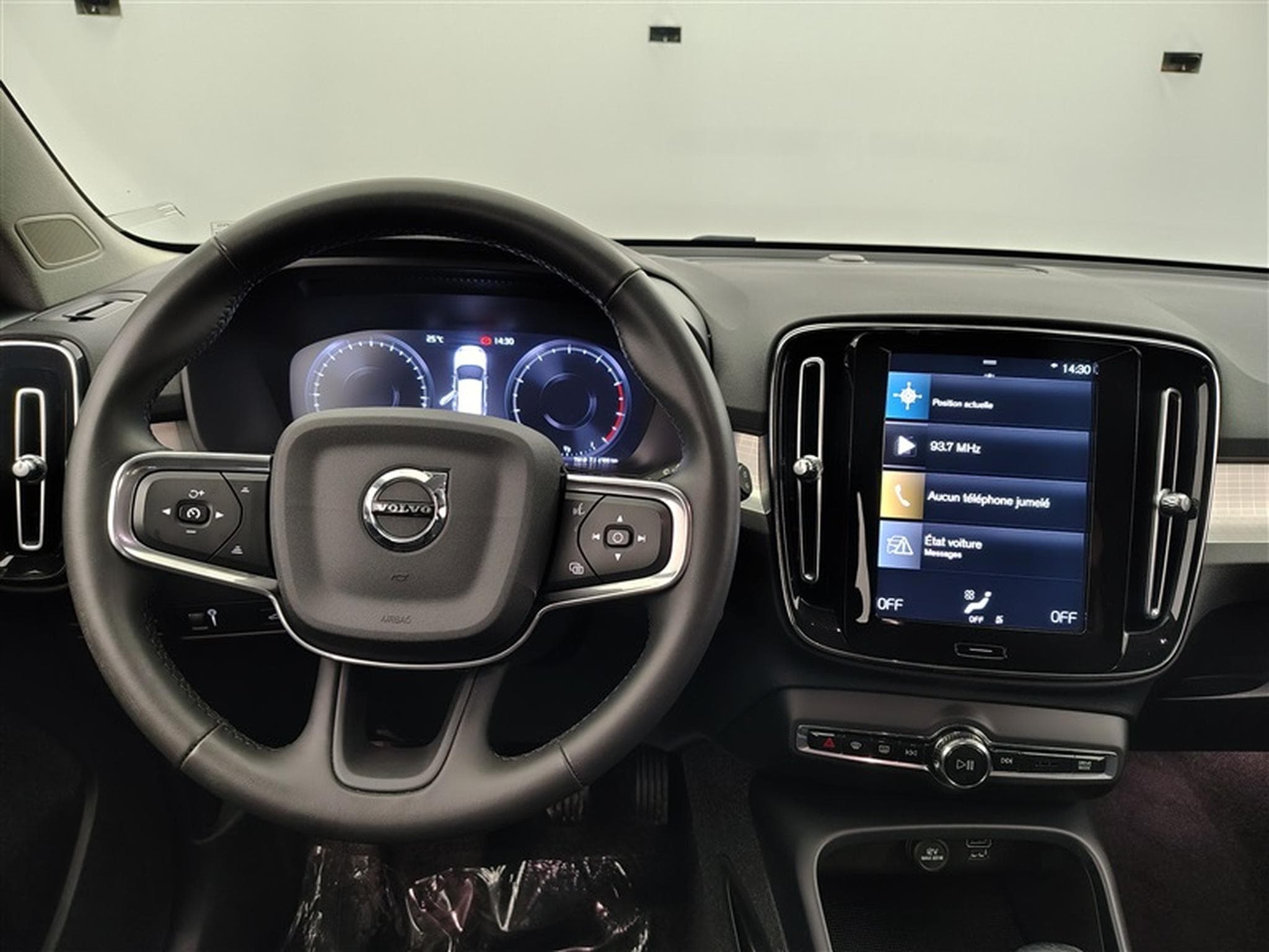 Volvo XC40 1.5 T2 Momentum Pro NAVI/FULL LED/JA/PDC AV AR (2021) - Photo 9