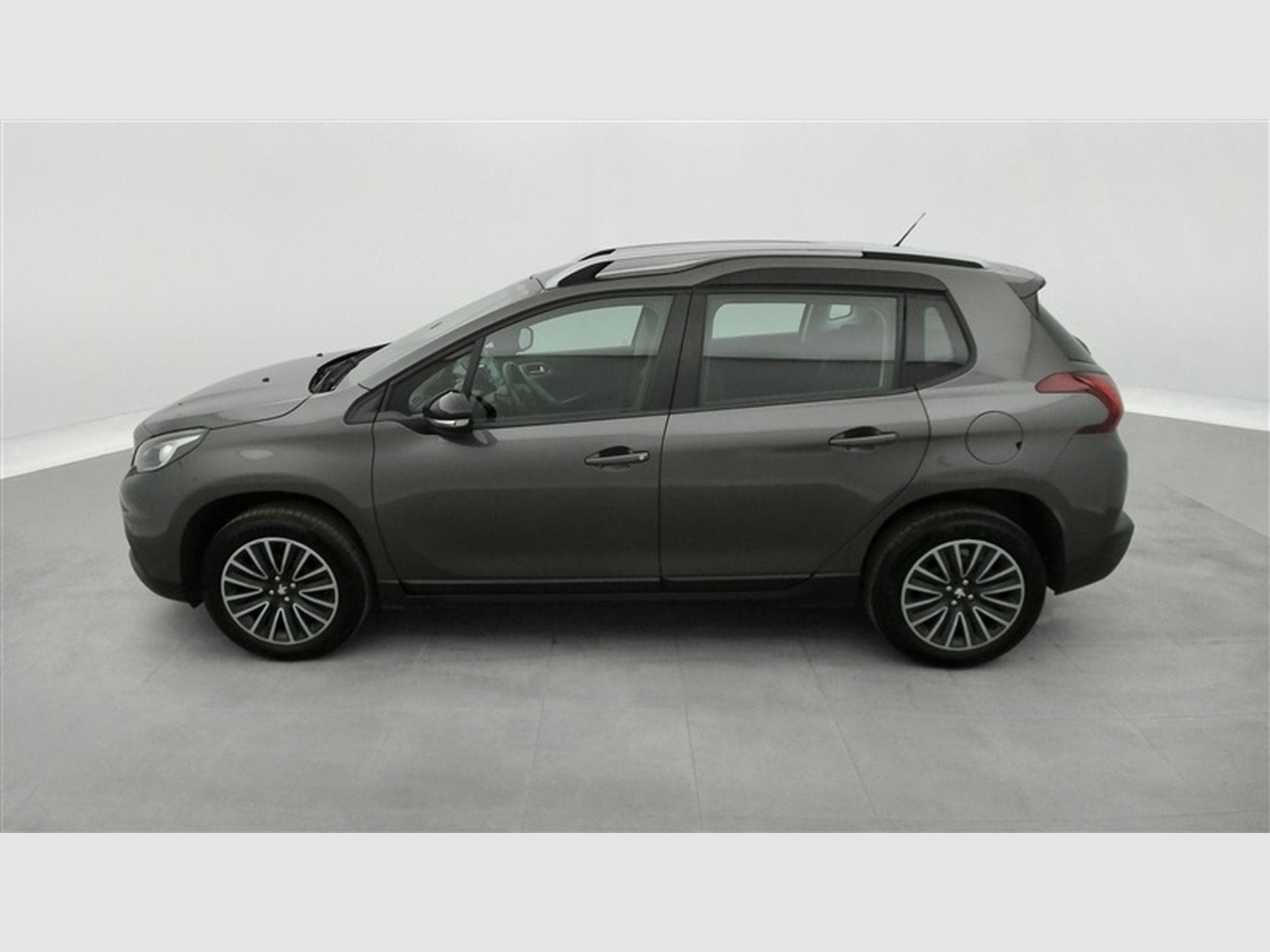 Peugeot 2008 1.2 PureTech 82Cv Active CLIM / BLUETOOTH / PDC (2019) - Photo 3
