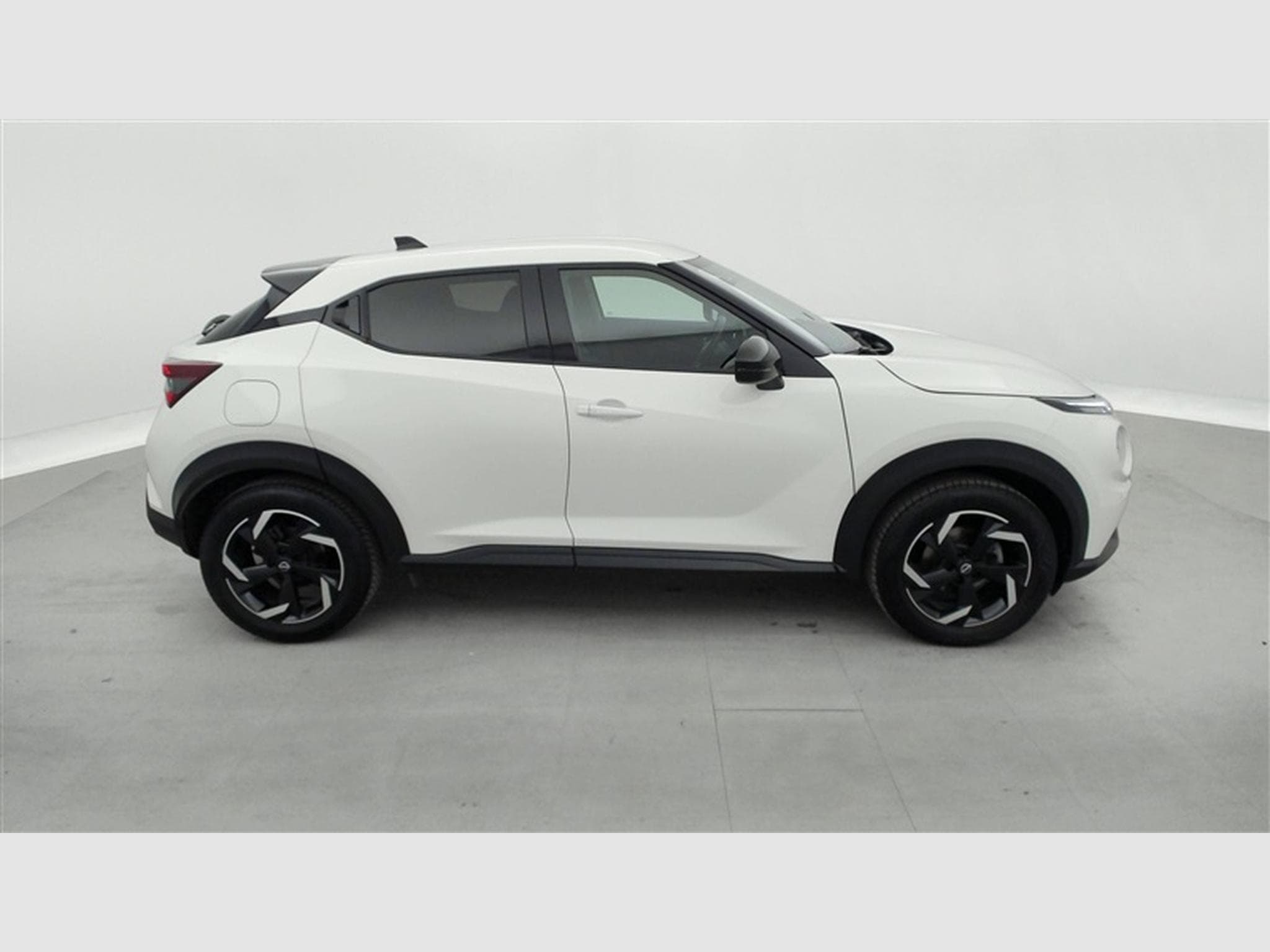 Nissan Juke 1.6 HEV N-Connecta AMT (2023) - Photo 24