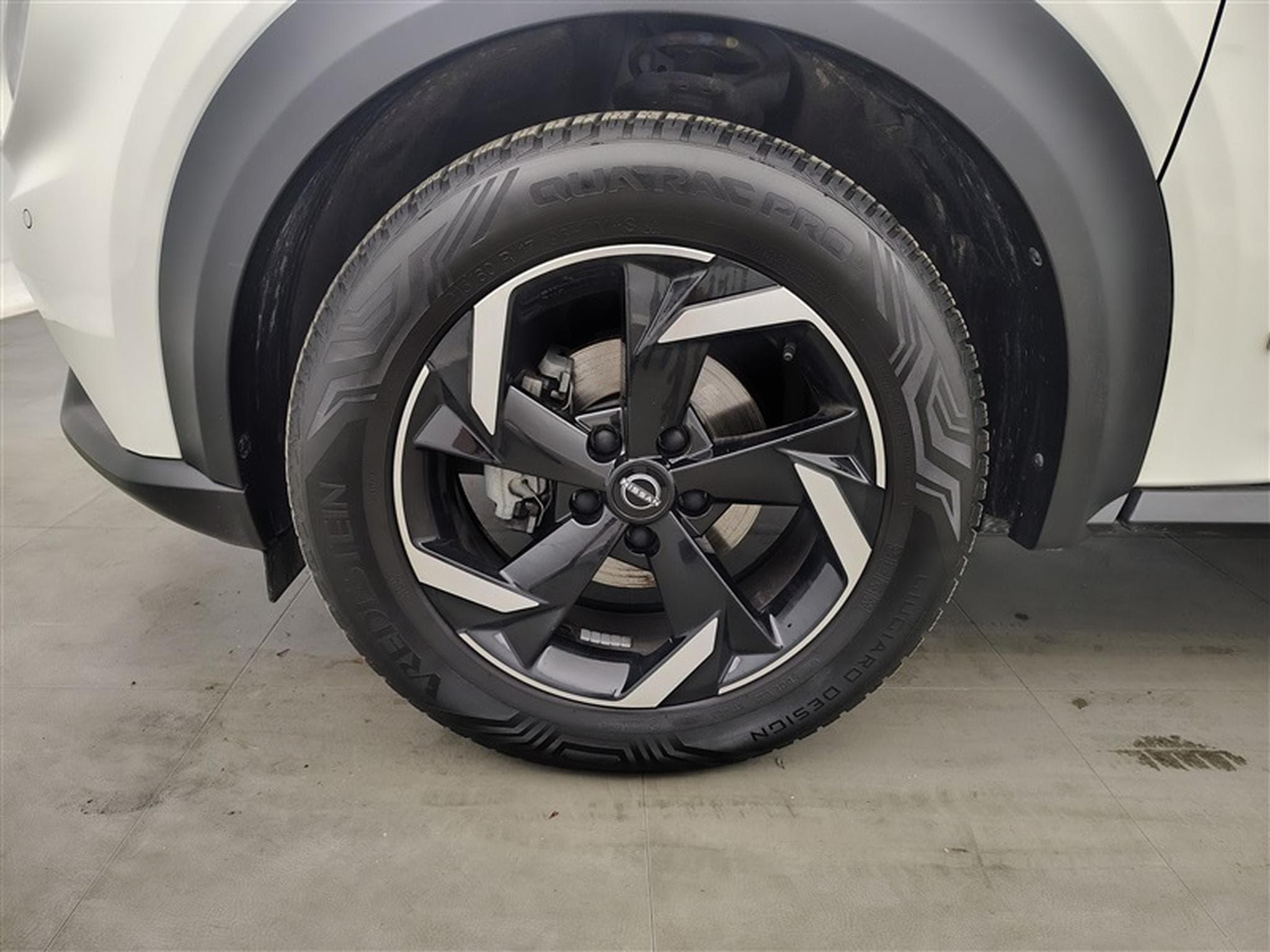 Nissan Juke 1.6 HEV N-Connecta AMT (2023) - Photo 6