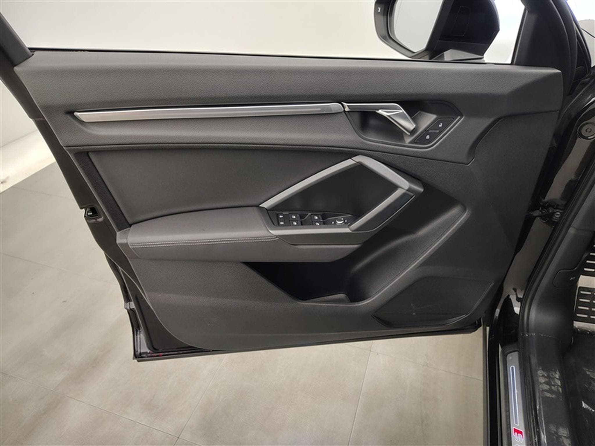 Audi Q3 35 TFSI 150cv S-Line NAVI / FULL LED / CUIR PARTIEL / JA 18" (2020) - Photo 17