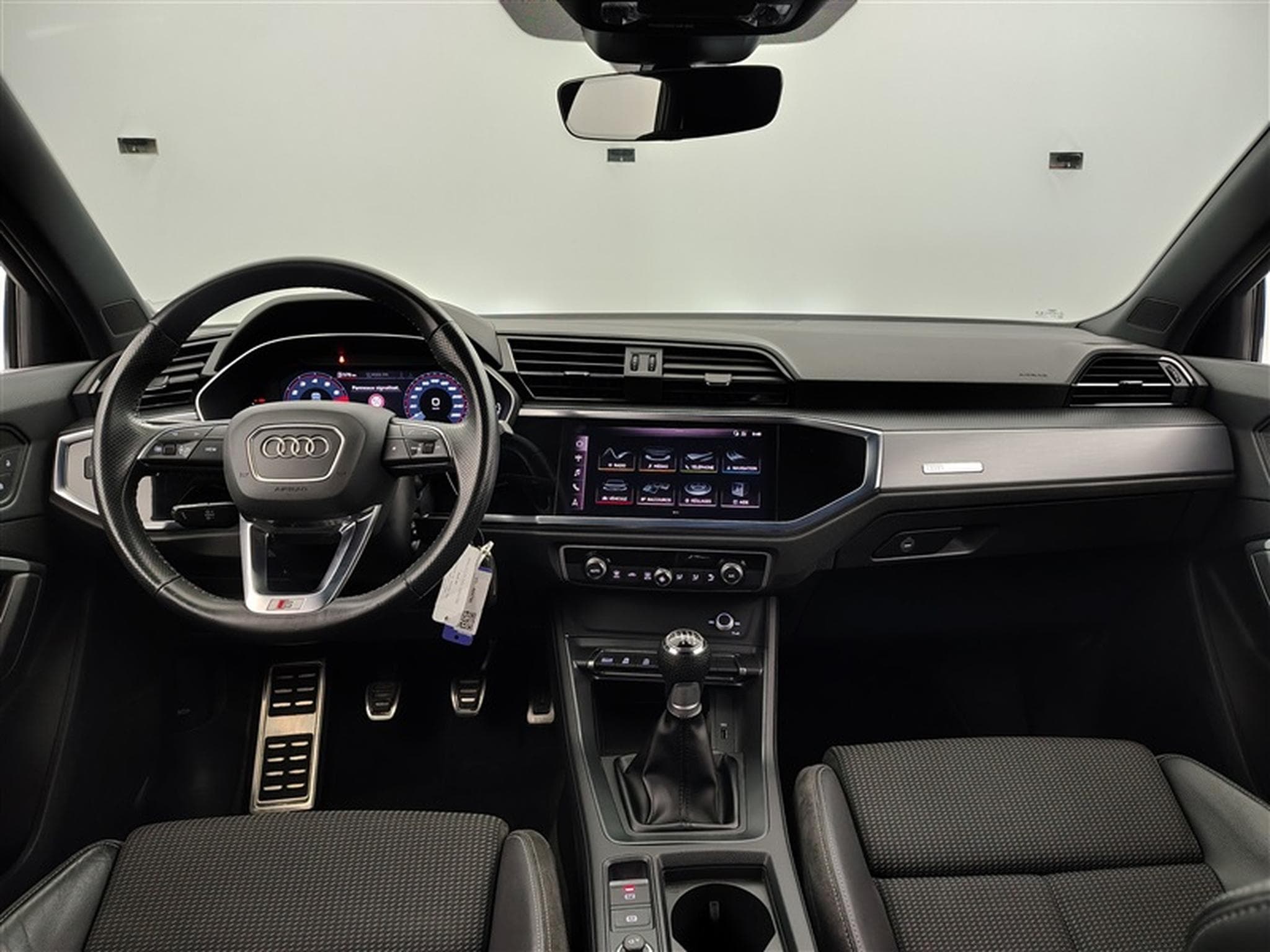 Audi Q3 35 TFSI 150cv S-Line NAVI / FULL LED / CUIR PARTIEL / JA 18" (2020) - Photo 8