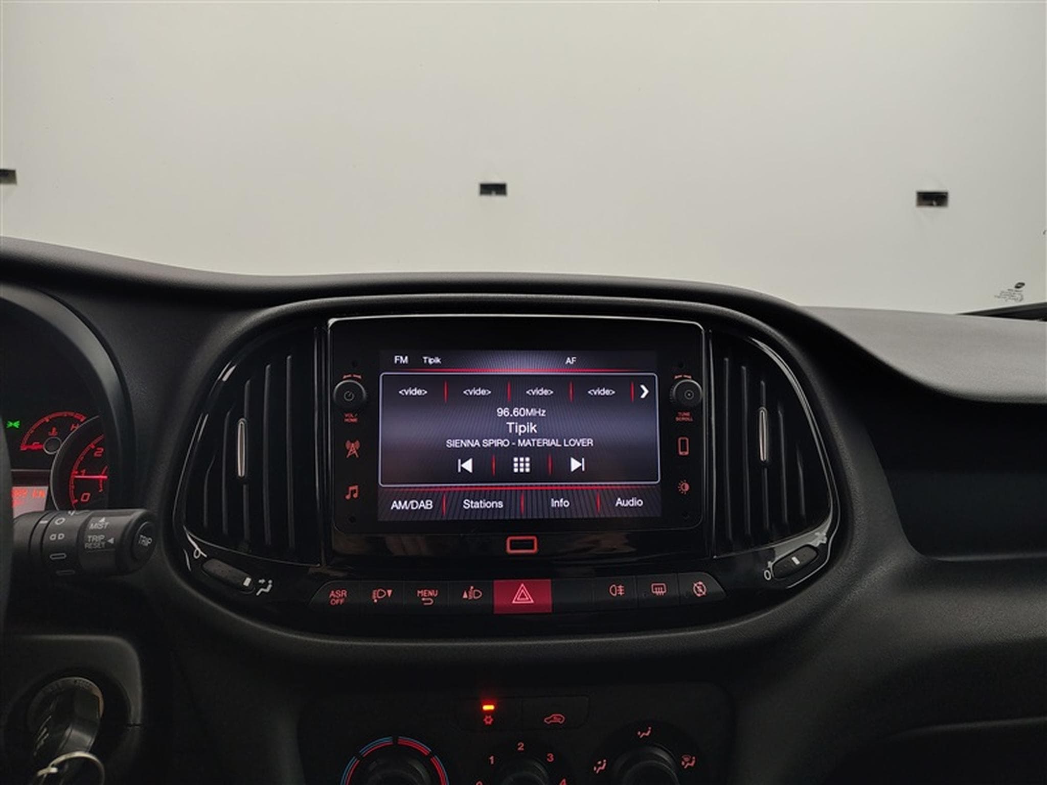 Fiat Doblo 1.6 MJET Cargo CLIM / CARPLAY (2023) - Photo 11
