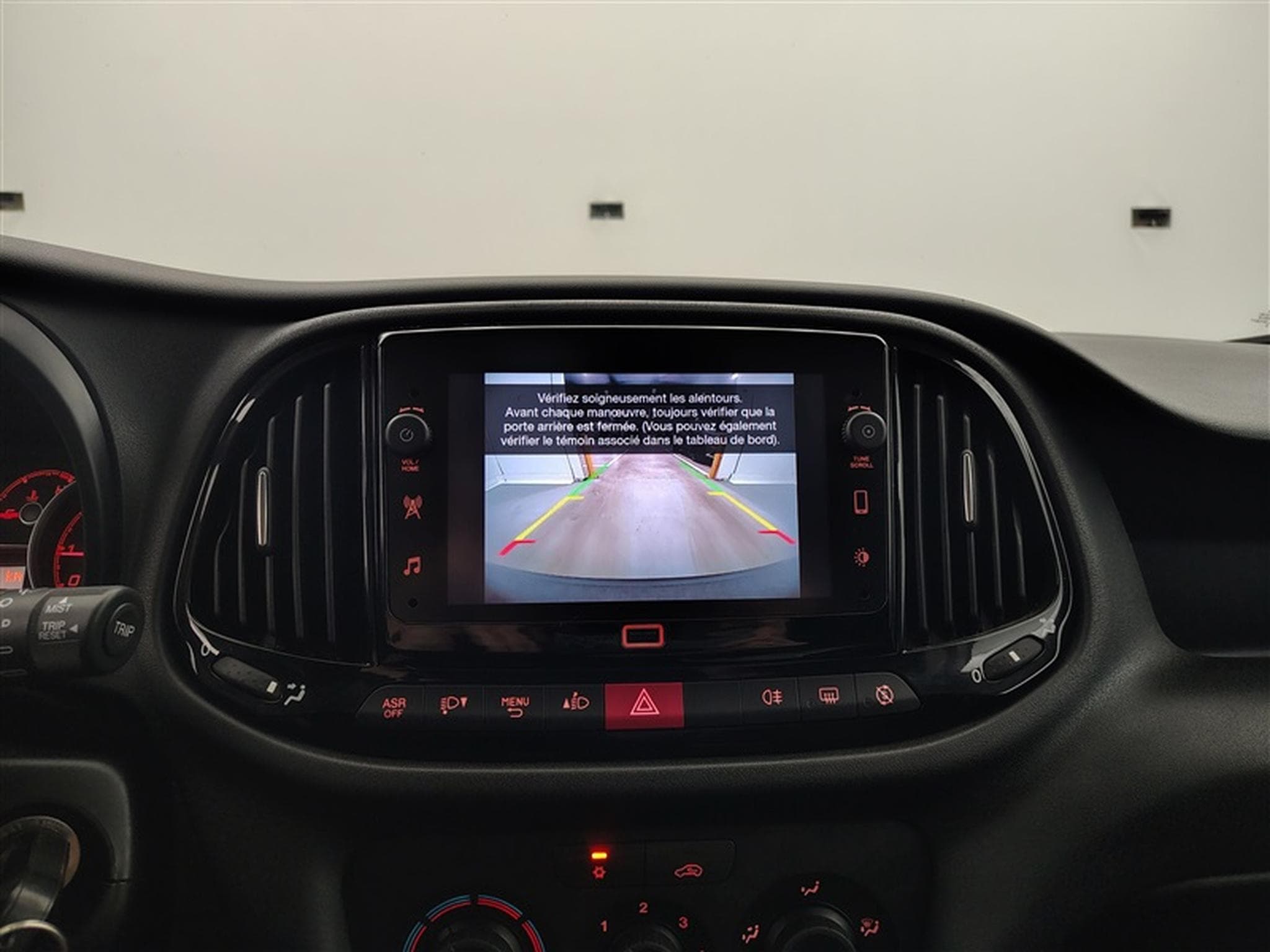 Fiat Doblo 1.6 MJET Cargo CLIM / CARPLAY (2023) - Photo 17
