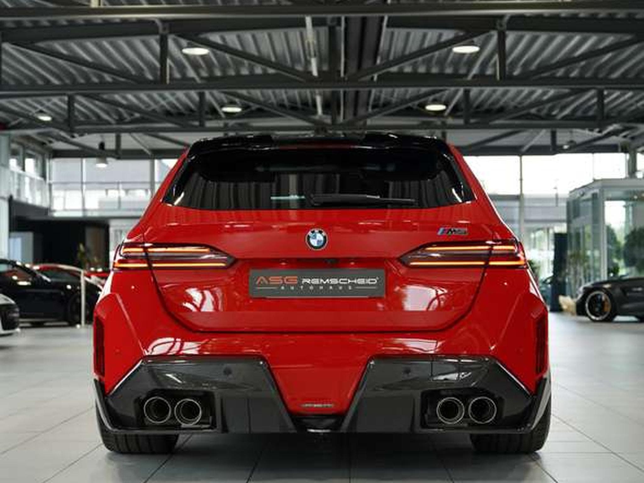 BMW M5 Touring 1.H *Carbon*Keramik*Grail*RossoCorsa (2025) - Photo 11