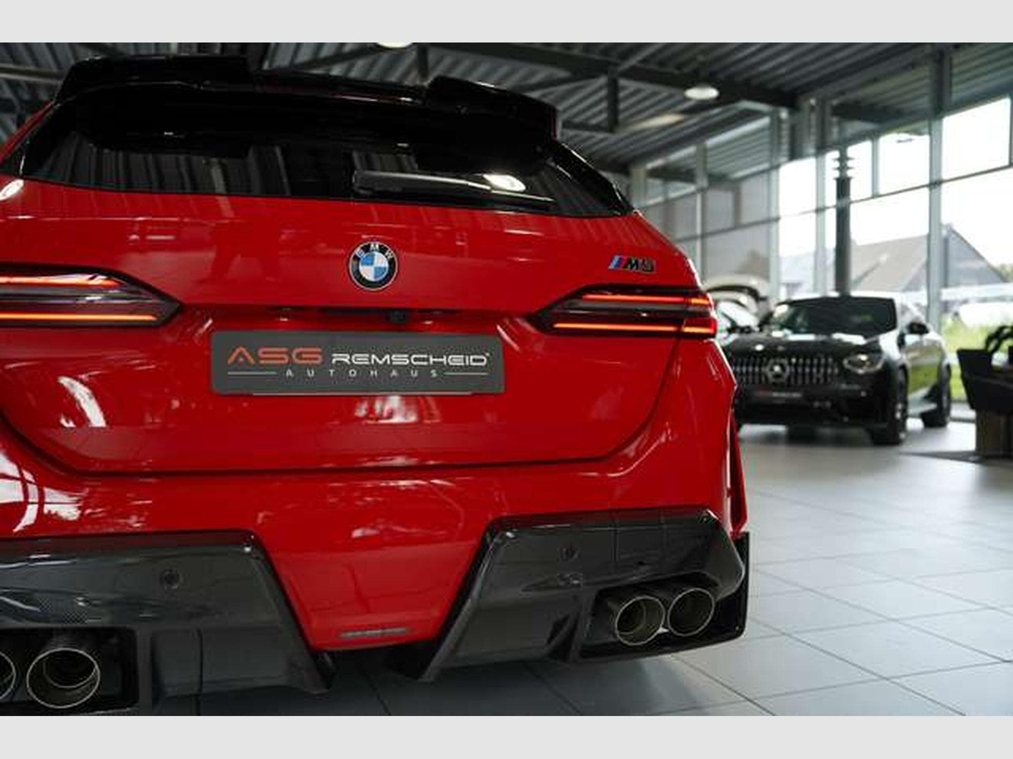 BMW M5 Touring 1.H *Carbon*Keramik*Grail*RossoCorsa (2025) - Photo 17