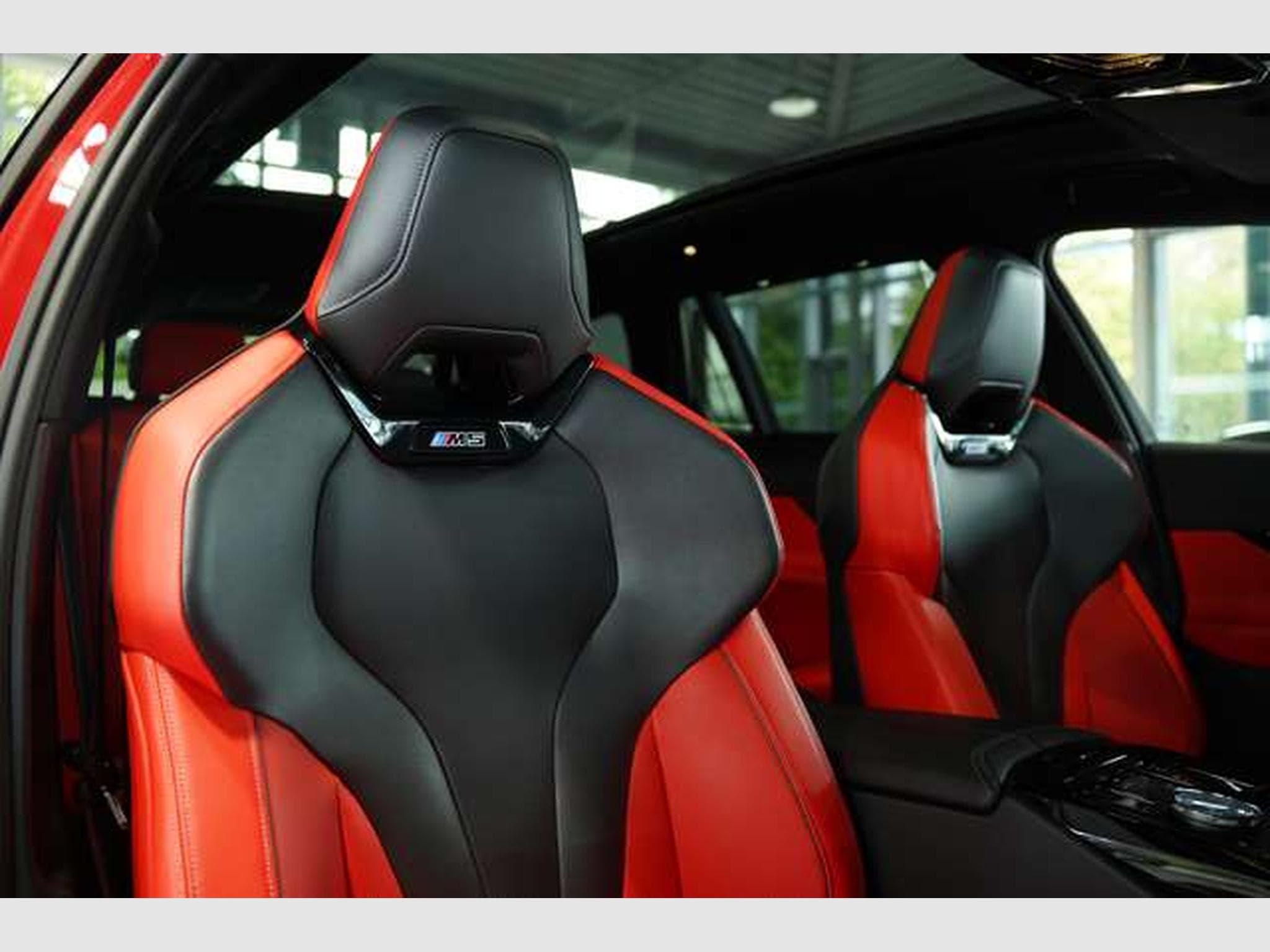 BMW M5 Touring 1.H *Carbon*Keramik*Grail*RossoCorsa (2025) - Photo 25