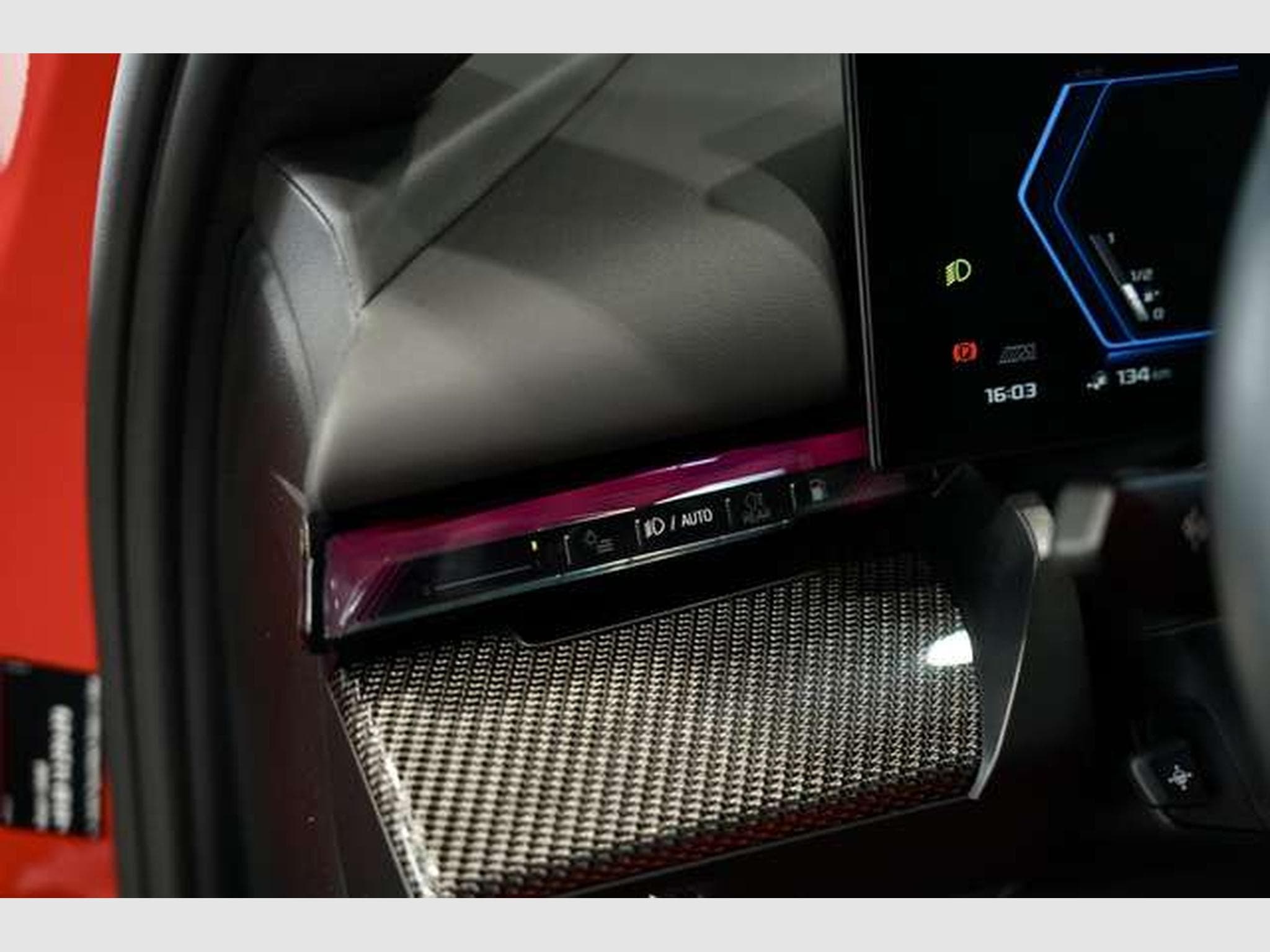 BMW M5 Touring 1.H *Carbon*Keramik*Grail*RossoCorsa (2025) - Photo 34