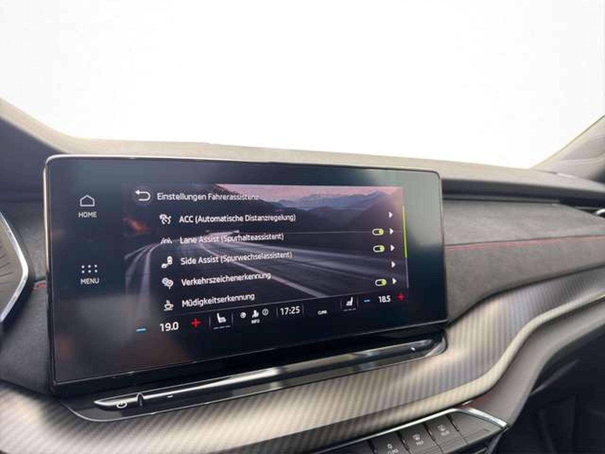 Skoda Octavia Combi RS/Pano/Side-As./360°/Columbus/AHK (2023) - Photo 19