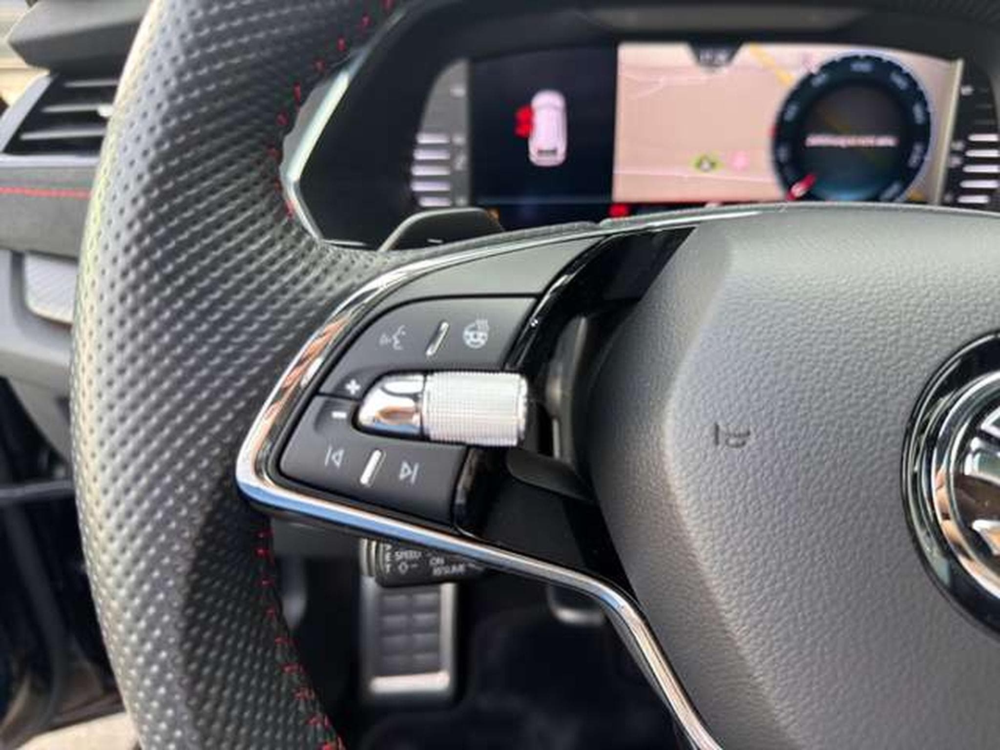 Skoda Octavia Combi RS/Pano/Side-As./360°/Columbus/AHK (2023) - Photo 25