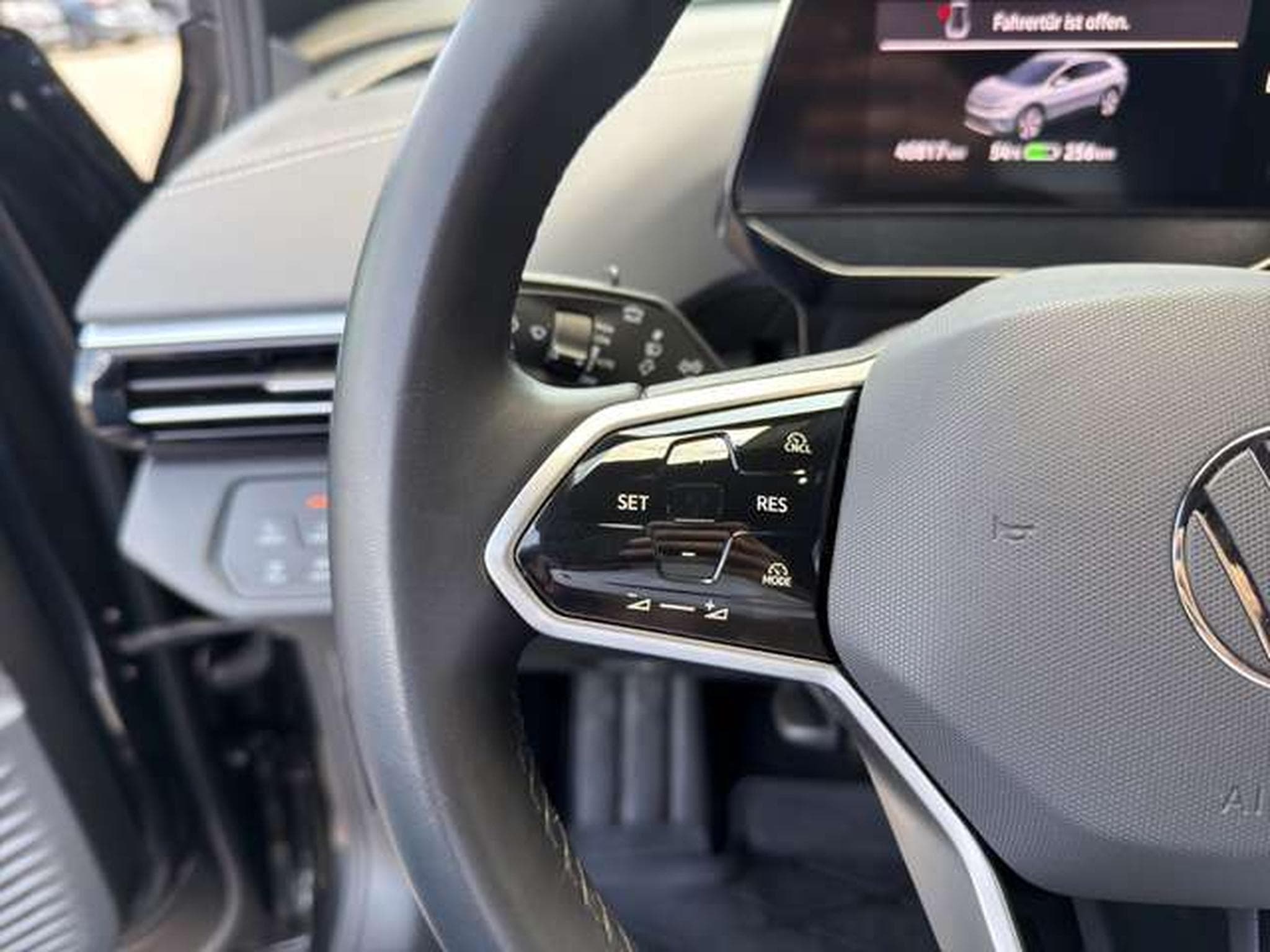 VW ID.4 Pro 210 kW pro/Design-P/AHK/SHZ/FHZ/Matrix (2024) - Photo 25
