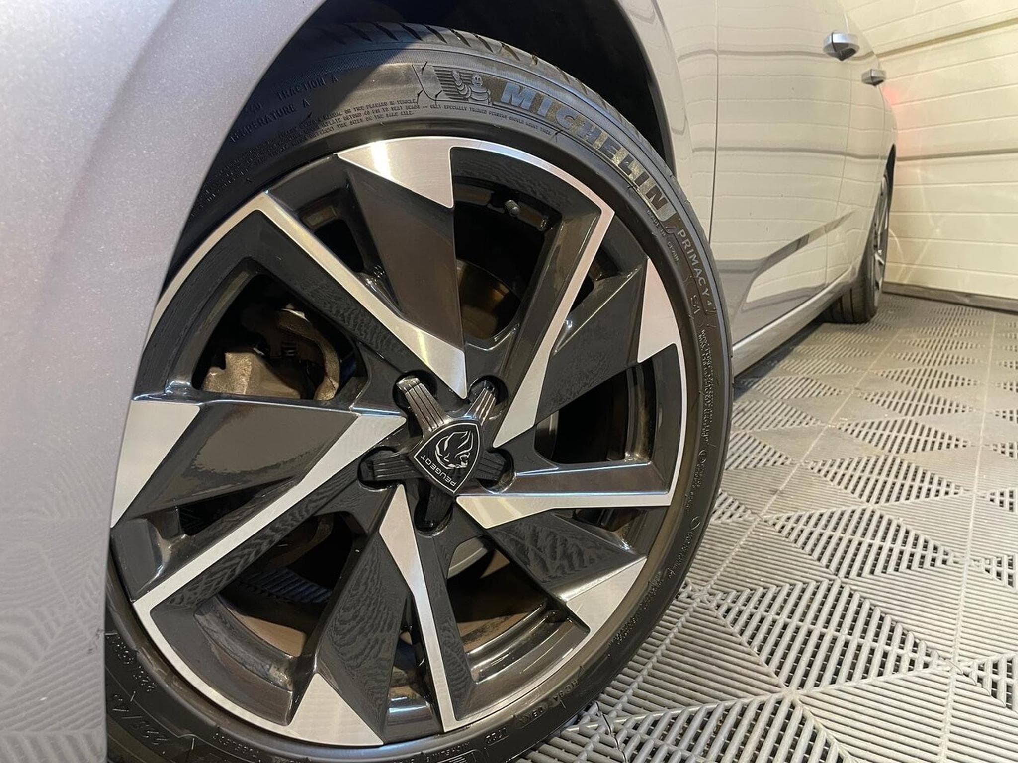 Peugeot 308 SW 1.5 BlueHDI 130 ALLURE EAT8 GPS CARPLAY (2022) - Photo 15