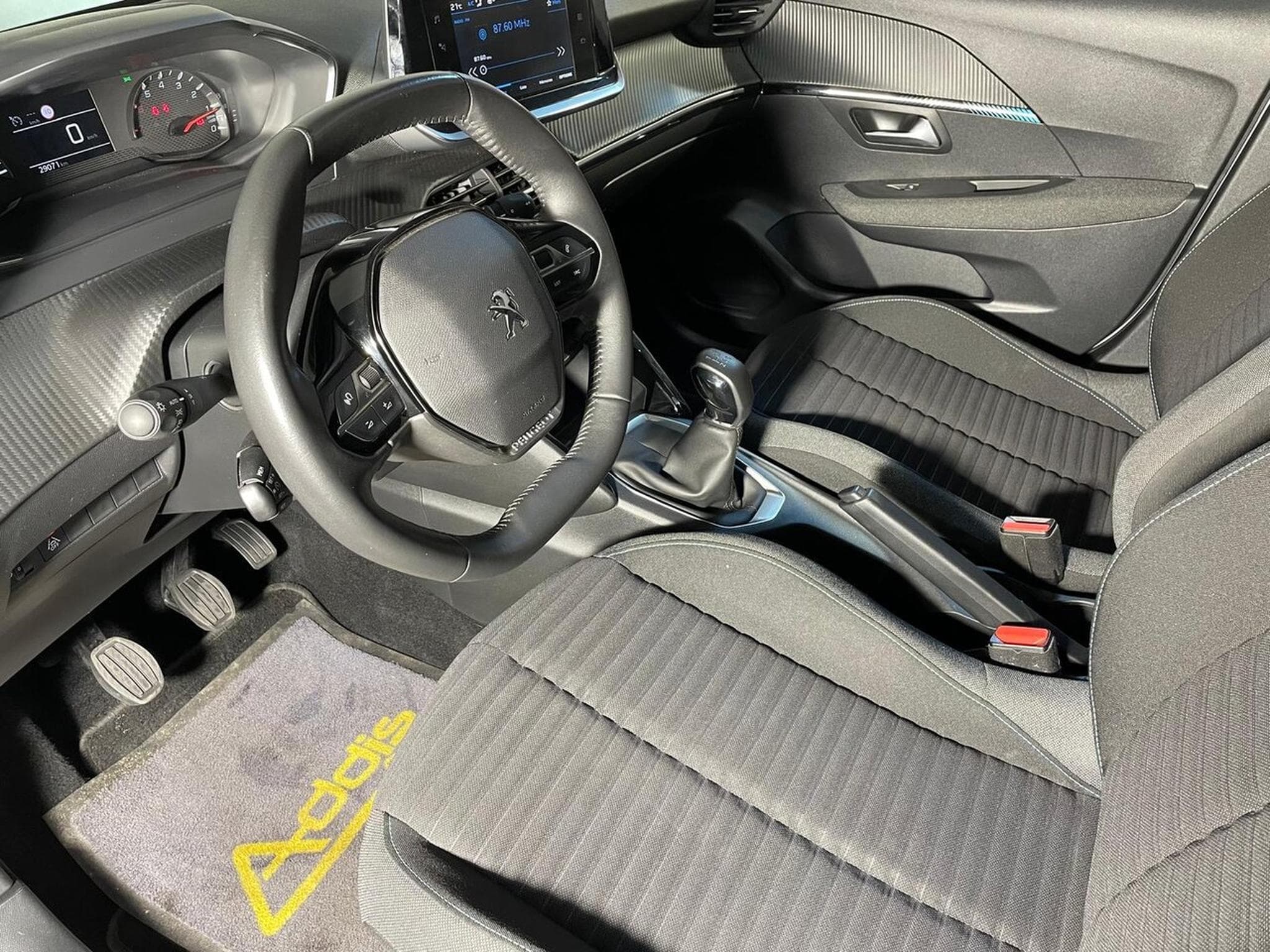 Peugeot 208 1.2 ESSENCE 75 CV ALLURE STYLE CARPLAY 5P (2023) - Photo 9