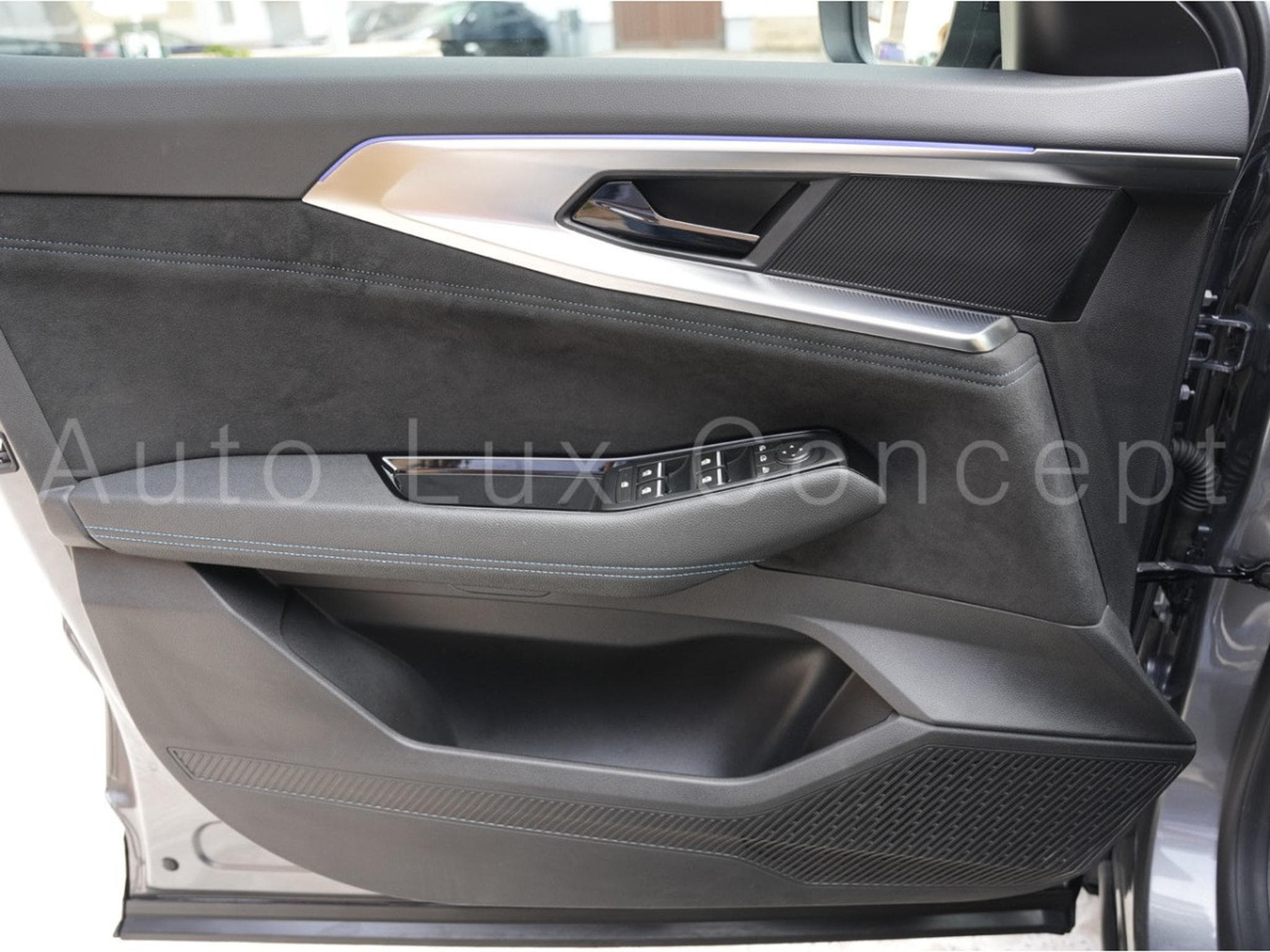 Renault Espace E-Tech Full Hybrid 200 Esprit Alpine 7 places (2025) - Photo 15