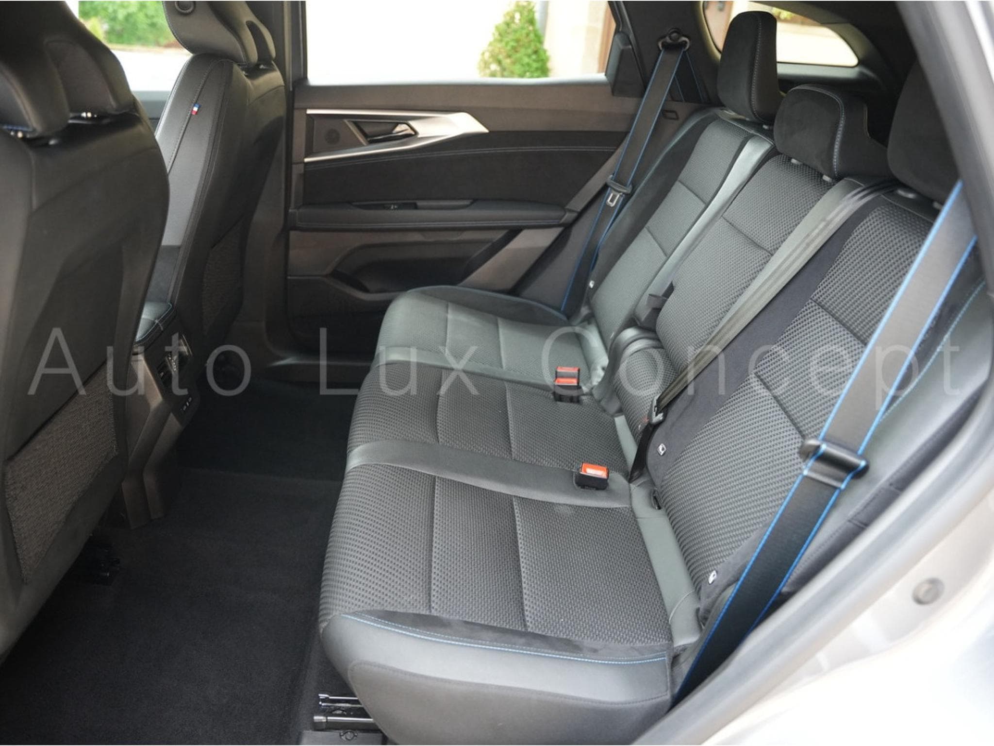 Renault Espace E-Tech Full Hybrid 200 Esprit Alpine 7 places (2025) - Photo 9