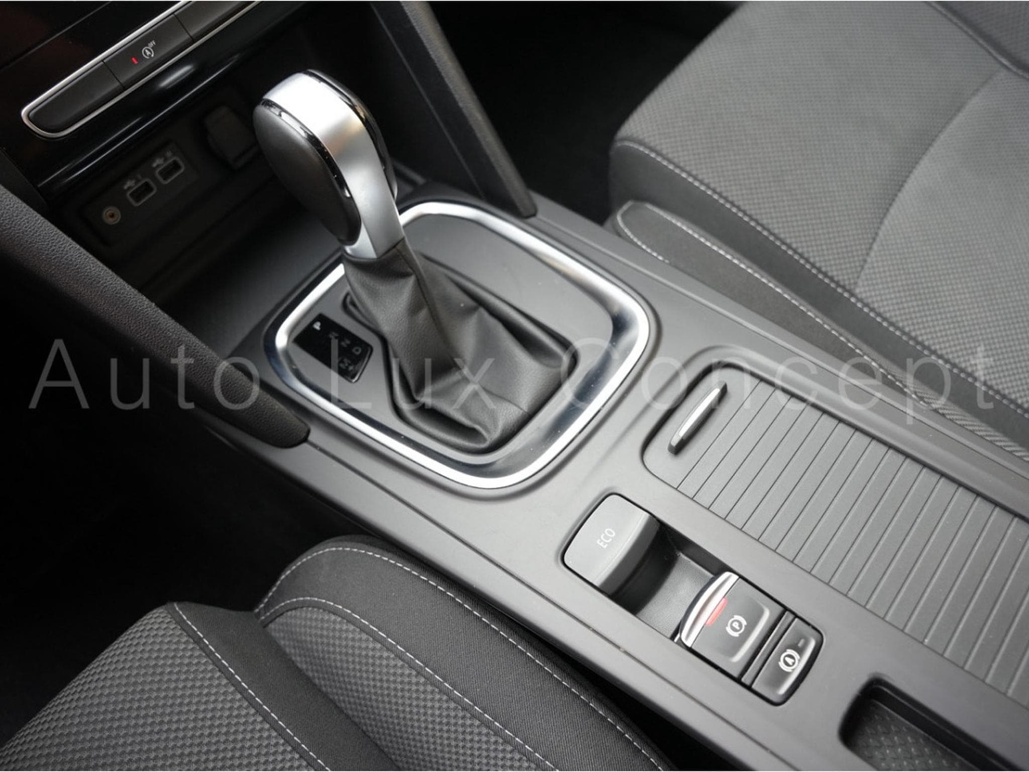 Renault Megane 1.5 dCi 115 EDC7 Equilibre (2024) - Photo 22