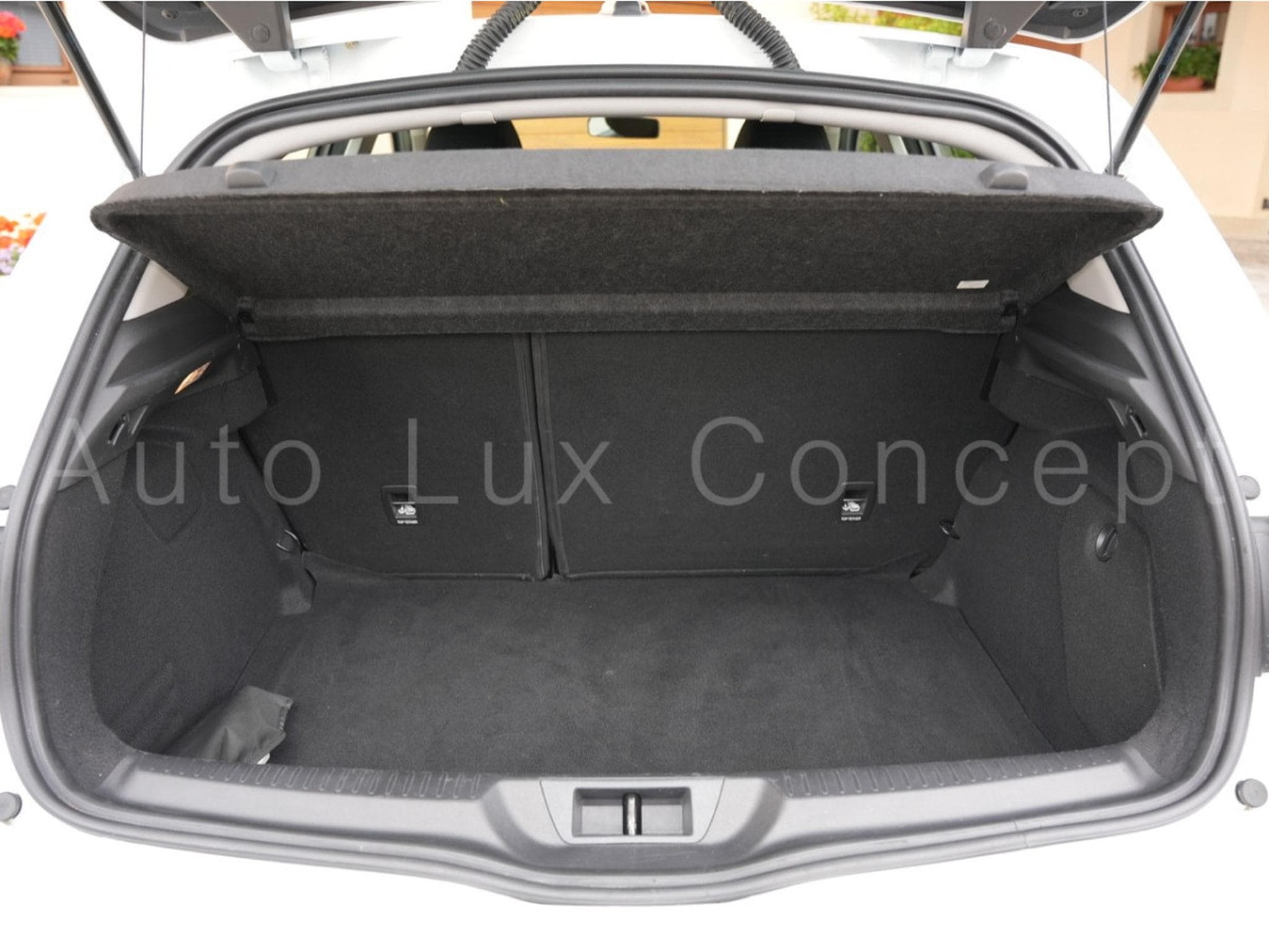 Renault Megane 1.5 dCi 115 EDC7 Equilibre (2024) - Photo 24
