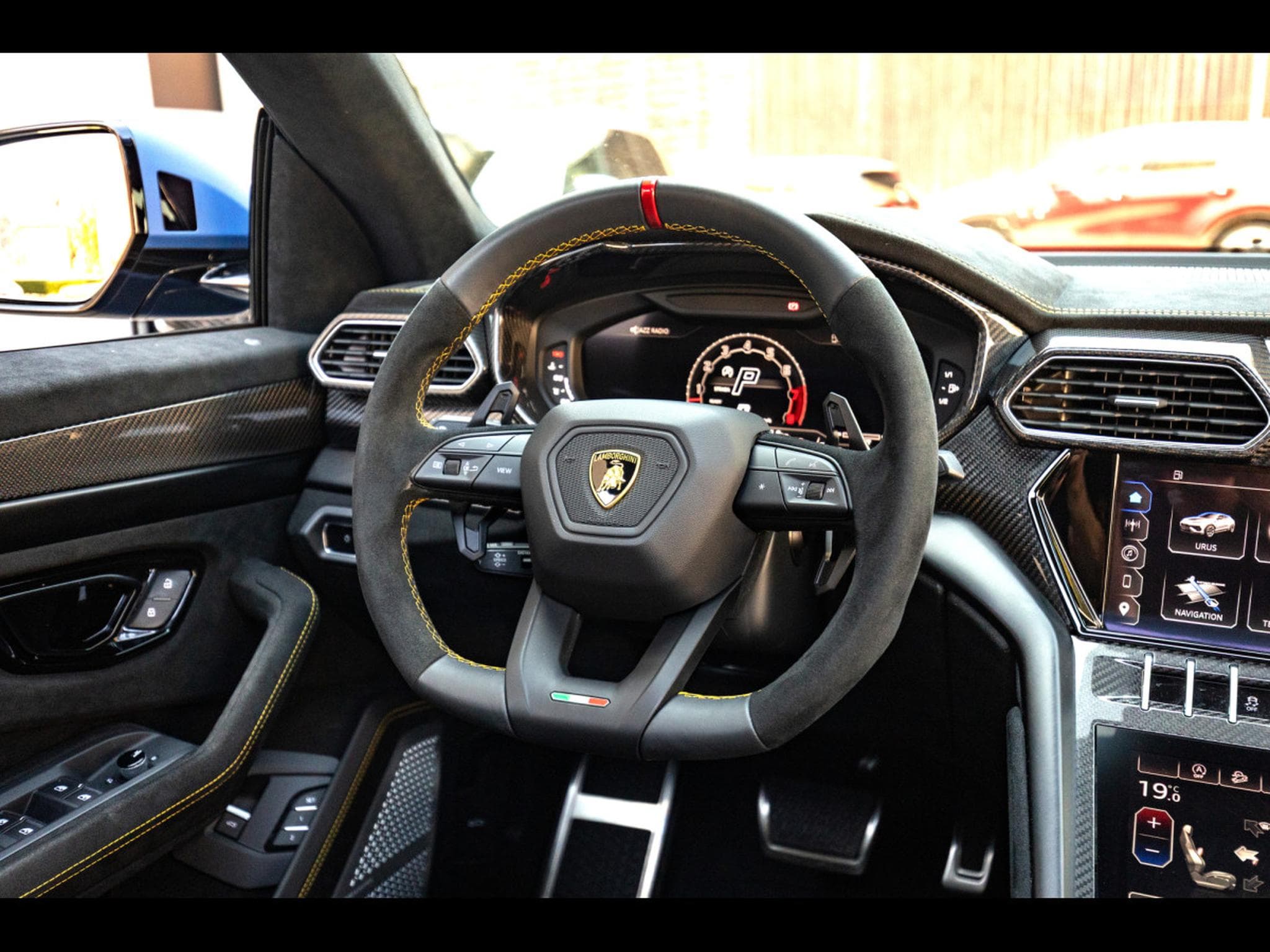 Lamborghini Urus PERFORMANTE 4.0 V8 666 CH – BLU GRIFO MATT – AD PERSONAM – A (2025) - Photo 16