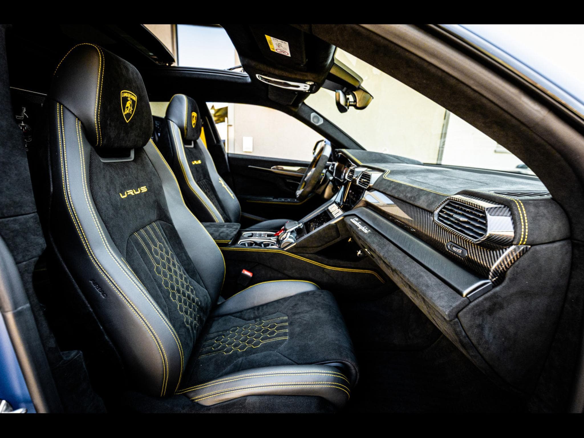 Lamborghini Urus PERFORMANTE 4.0 V8 666 CH – BLU GRIFO MATT – AD PERSONAM – A (2025) - Photo 21