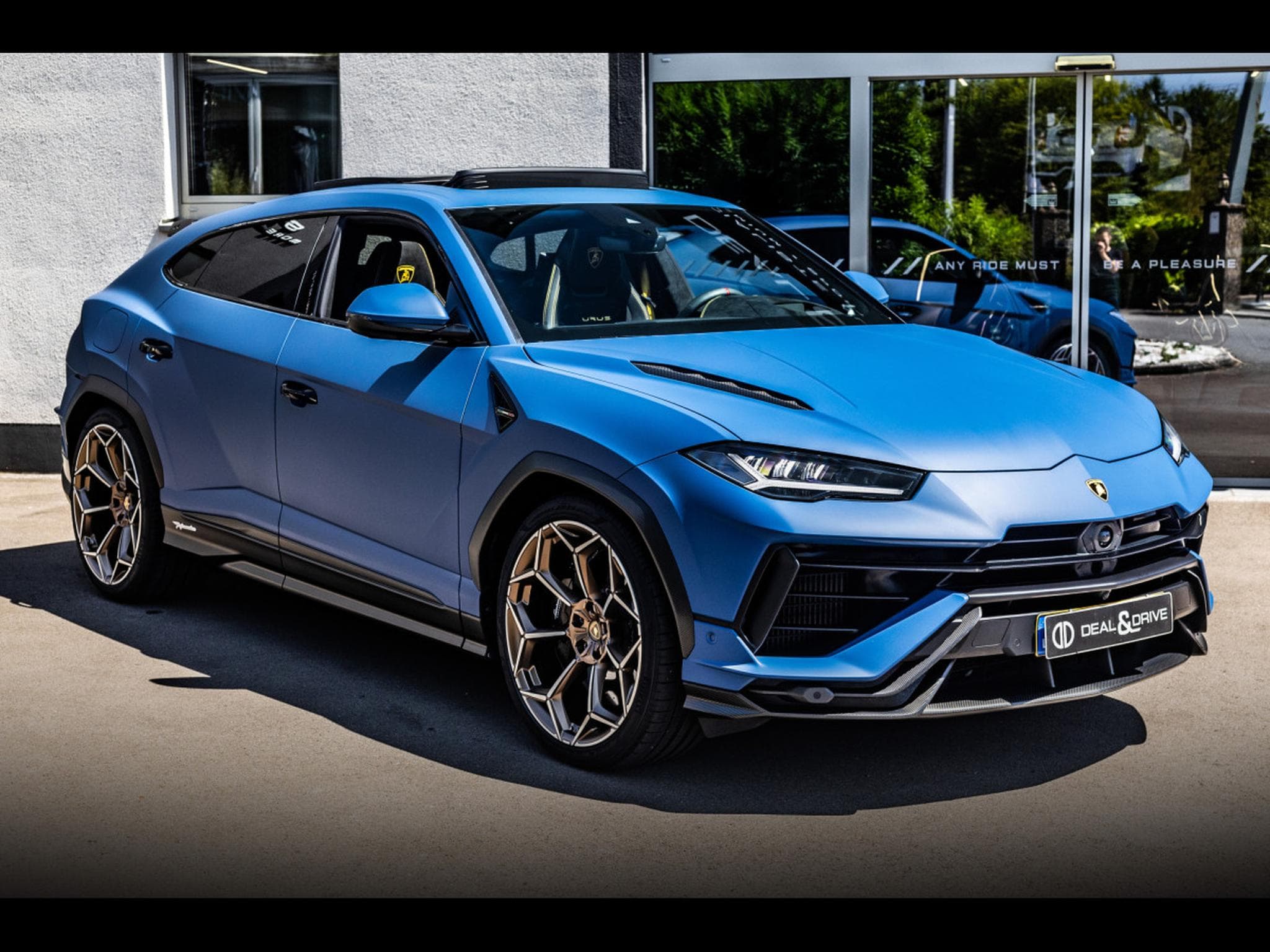 Lamborghini Urus PERFORMANTE 4.0 V8 666 CH – BLU GRIFO MATT – AD PERSONAM – A (2025) - Photo 6