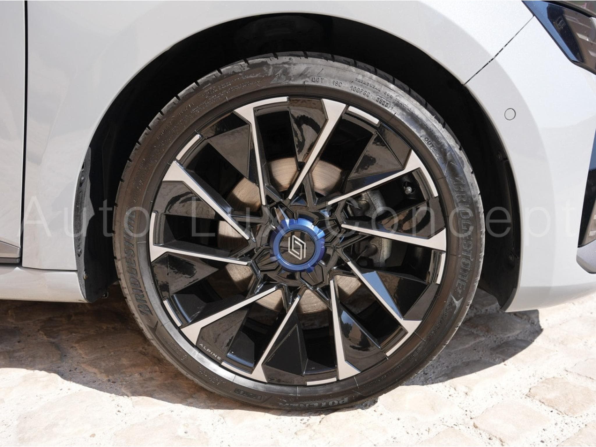 Renault Clio E-Tech Full Hybrid 145 Esprit Alpine (2024) - Photo 15
