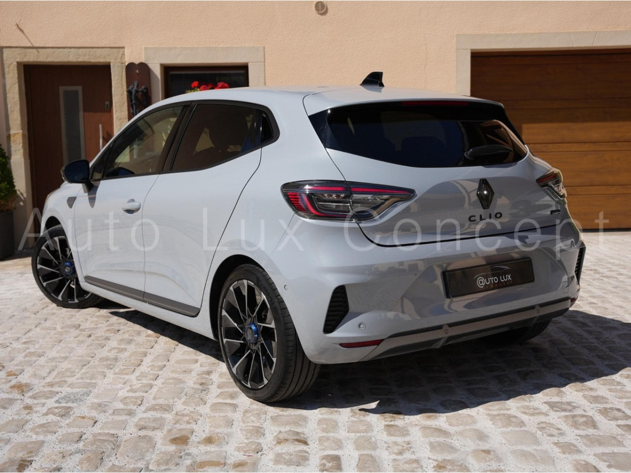 Renault Clio E-Tech Full Hybrid 145 Esprit Alpine (2024) - Photo 4