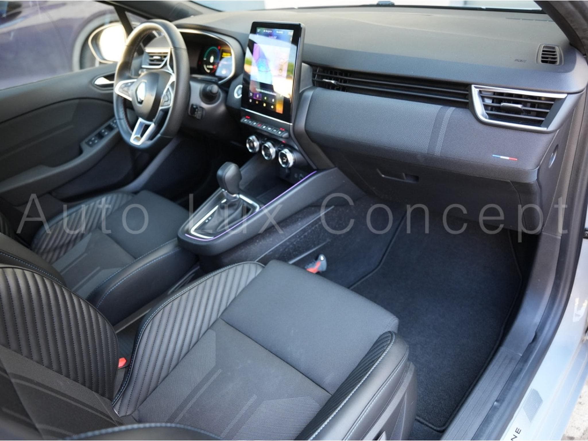 Renault Clio E-Tech Full Hybrid 145 Esprit Alpine (2024) - Photo 6
