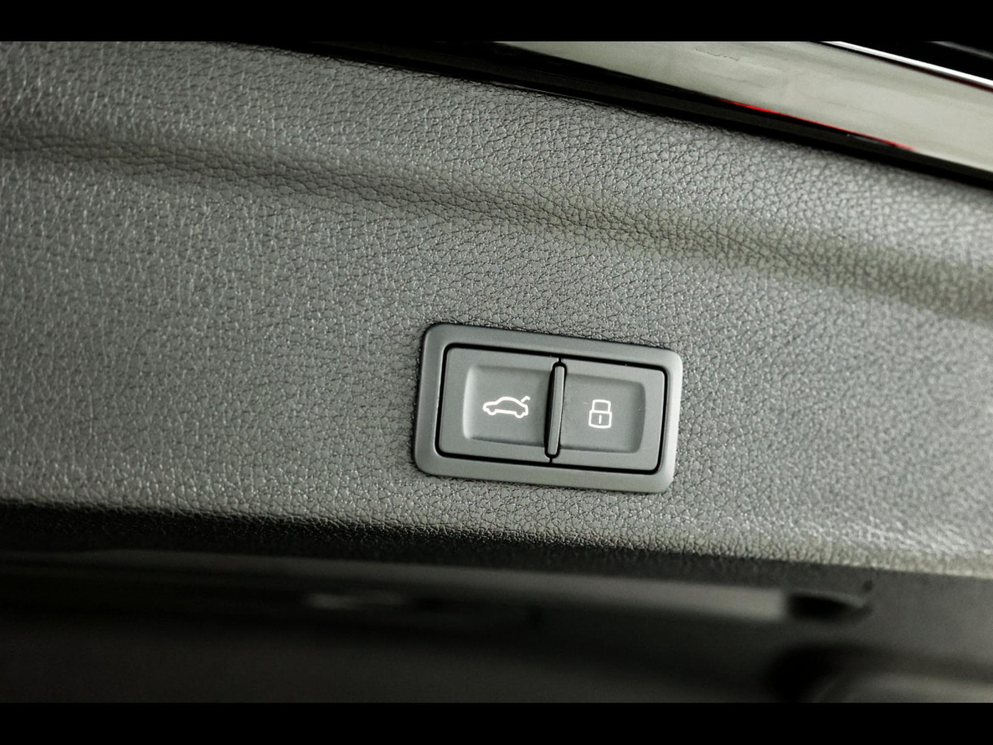 Audi RSQ3 SPORTBACK 2.5 TFSI QUATTRO S-TRONIC - PACK DESIGN NOIR - WAR (2023) - Photo 19