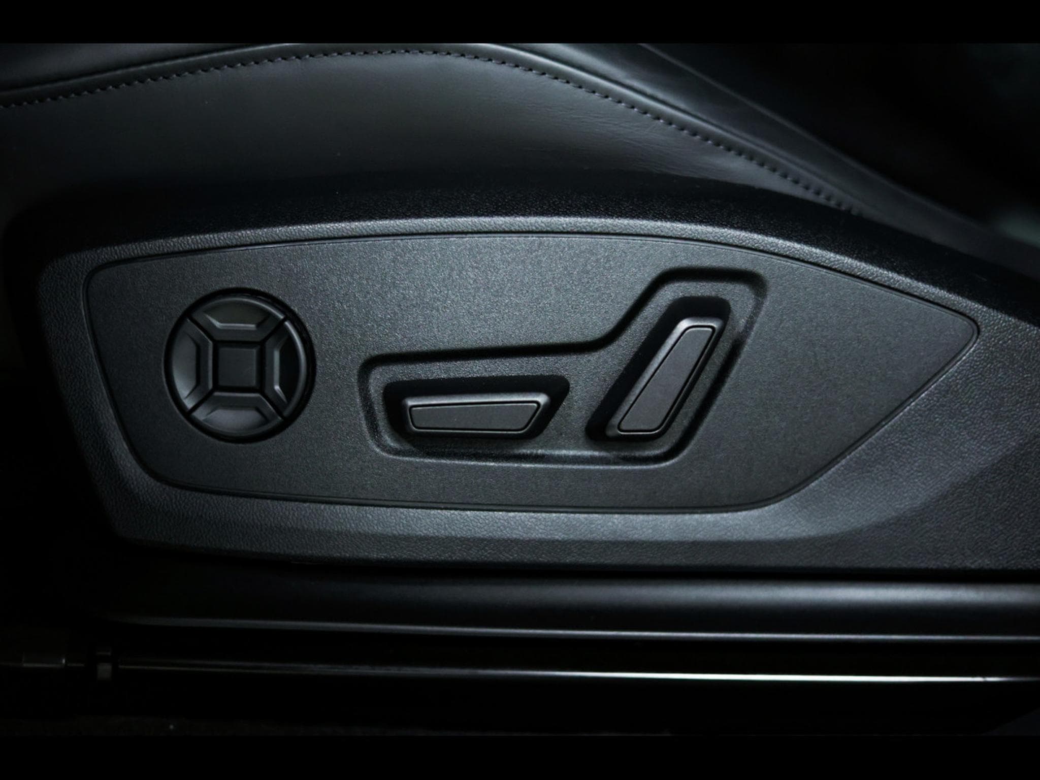 Audi RSQ3 SPORTBACK 2.5 TFSI QUATTRO S-TRONIC - PACK DESIGN NOIR - WAR (2023) - Photo 22