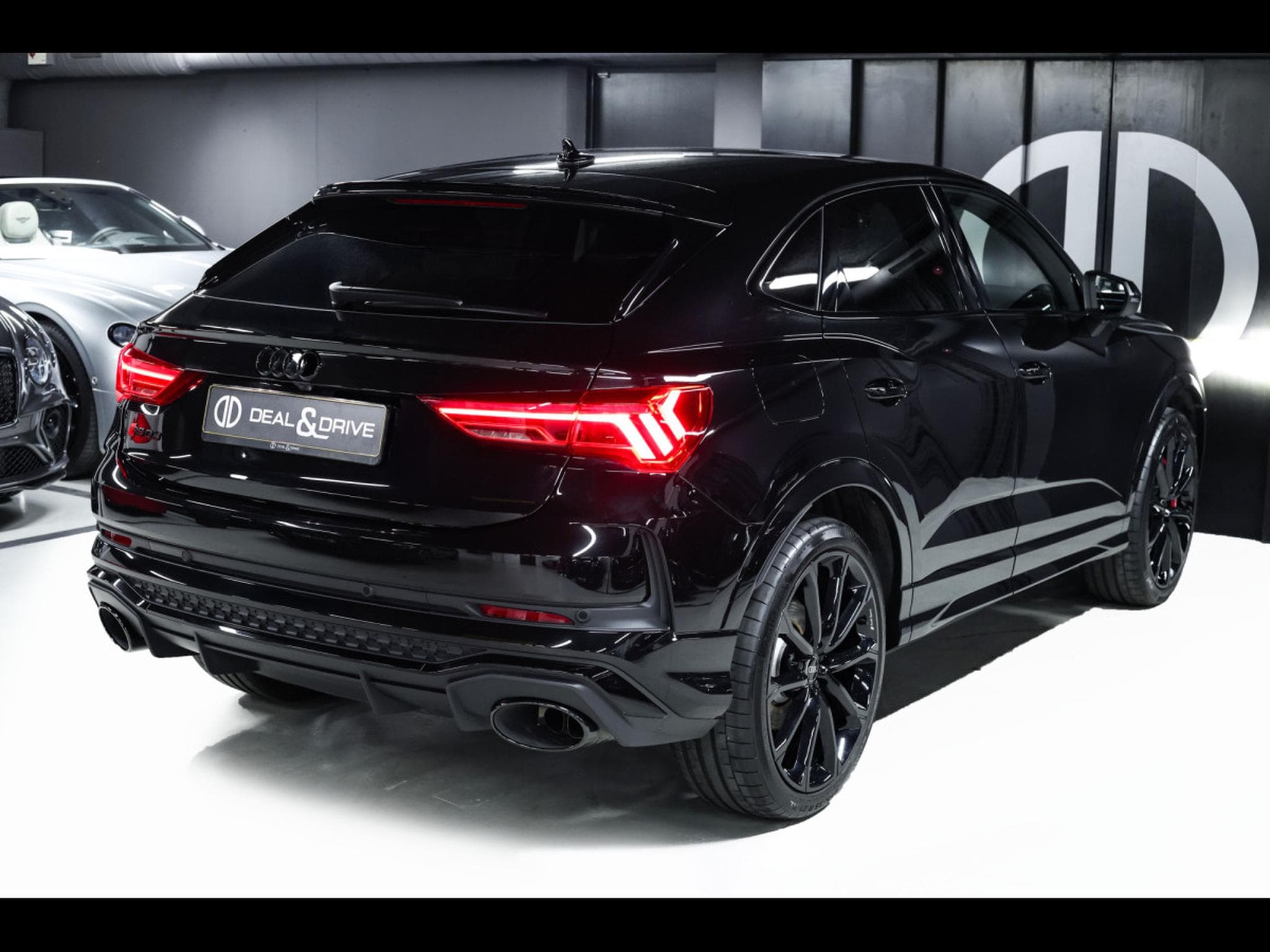 Audi RSQ3 SPORTBACK 2.5 TFSI QUATTRO S-TRONIC - PACK DESIGN NOIR - WAR (2023) - Photo 6
