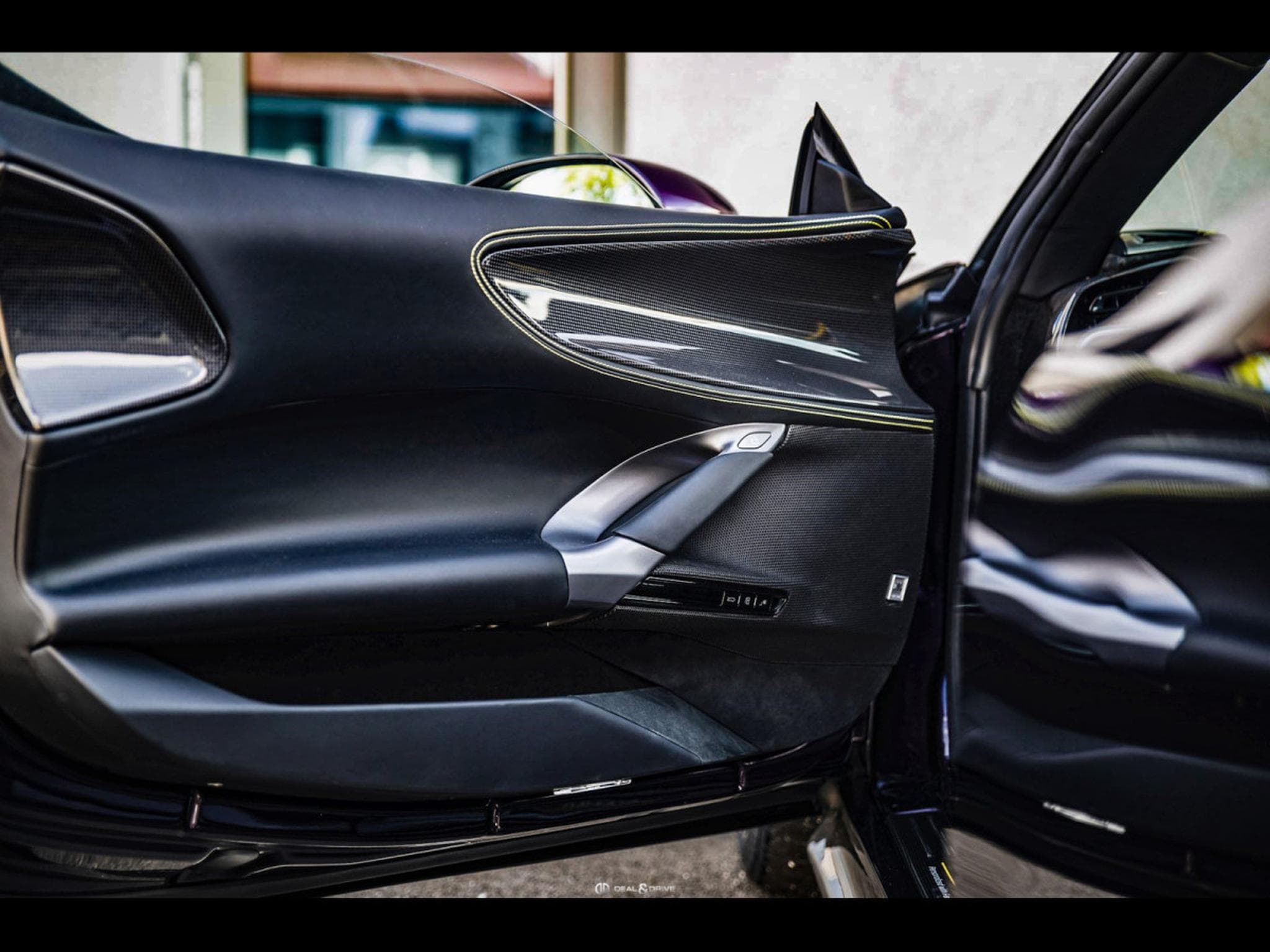 Ferrari SF90 ATELIER°24-MONTH WARRANTY°VIOLA HONG KONG - PPF - IMMAT. FR (2024) - Photo 11