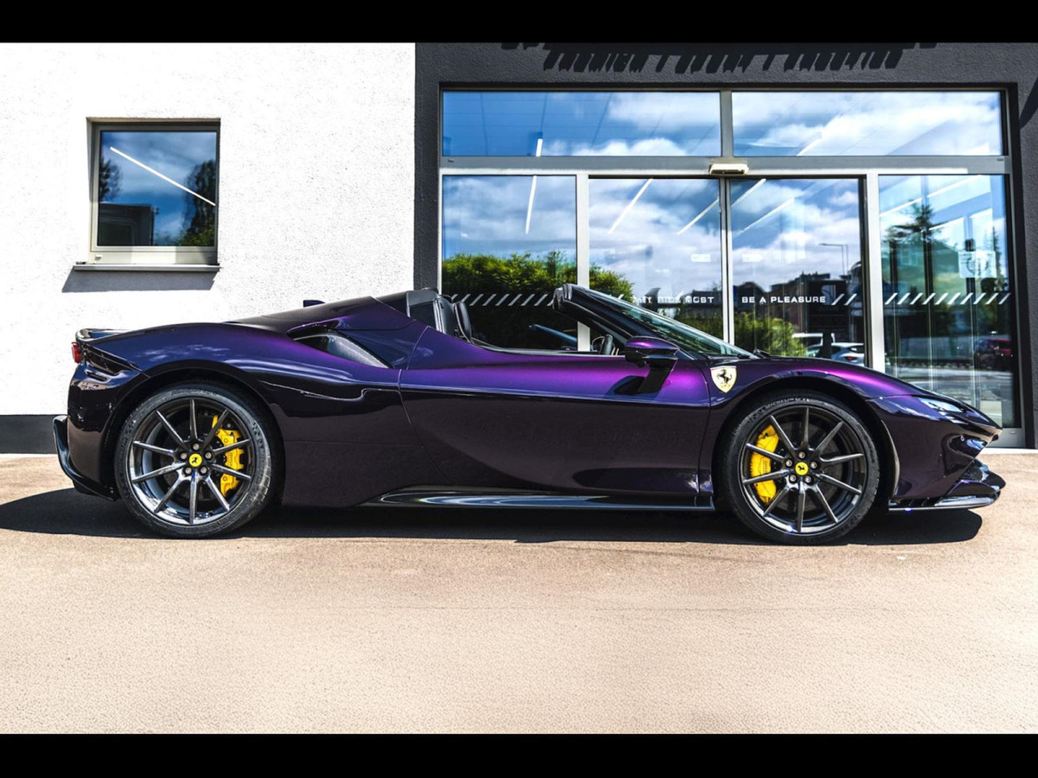 Ferrari SF90 ATELIER°24-MONTH WARRANTY°VIOLA HONG KONG - PPF - IMMAT. FR (2024) - Photo 6