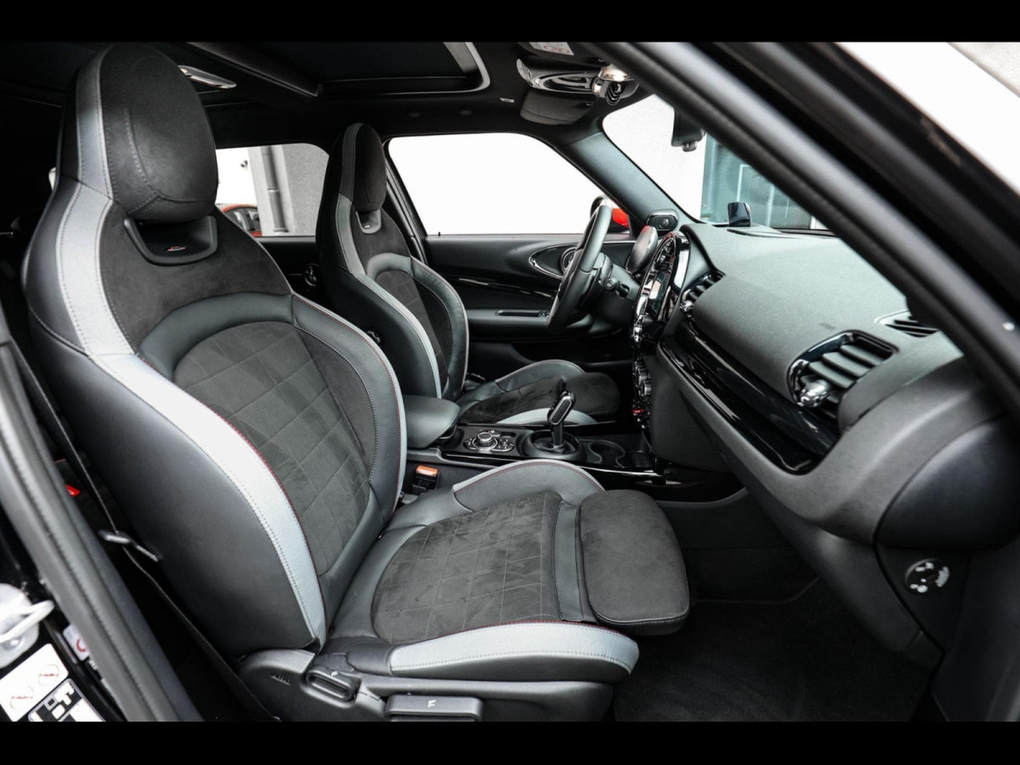 Mini Clubman John Cooper Works ALL4 - MIDNIGHT BLACK II (2022) - Photo 12