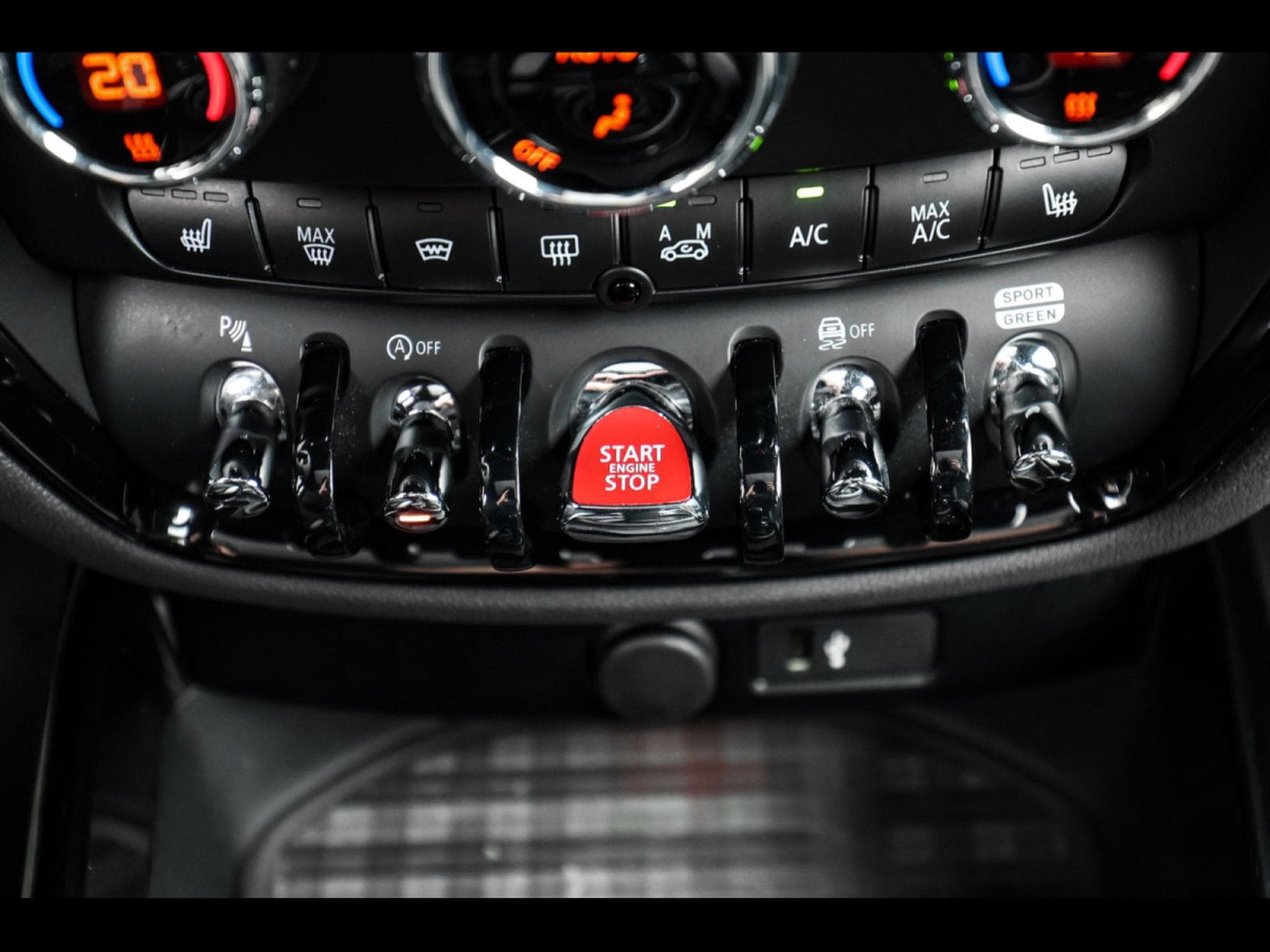 Mini Clubman John Cooper Works ALL4 - MIDNIGHT BLACK II (2022) - Photo 20
