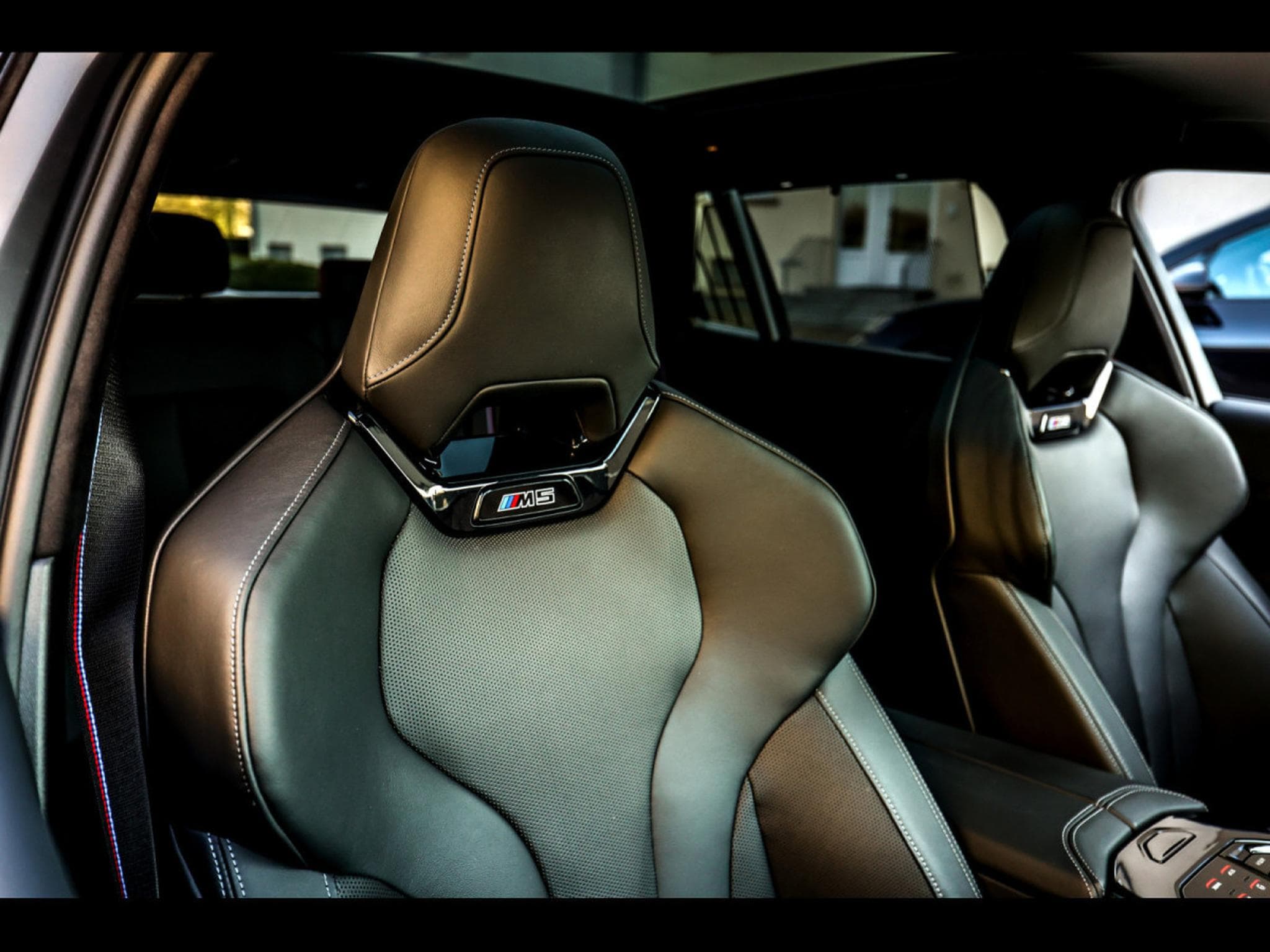 BMW M5 TOURING (G99) – BMW INDIVIDUAL GREY BLACK – PPF – IMMAT FR. (2025) - Photo 16