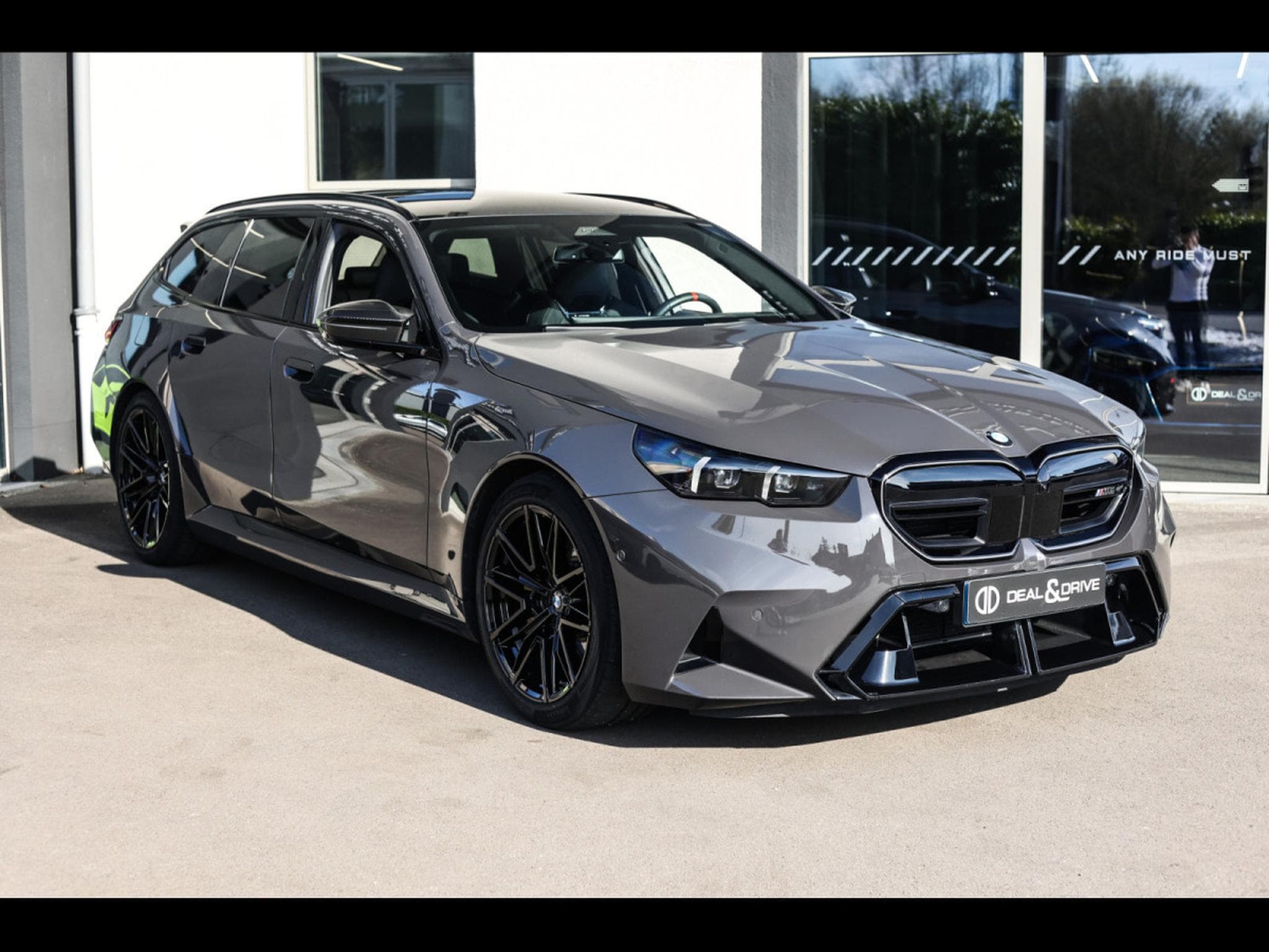 BMW M5 TOURING (G99) – BMW INDIVIDUAL GREY BLACK – PPF – IMMAT FR. (2025) - Photo 6